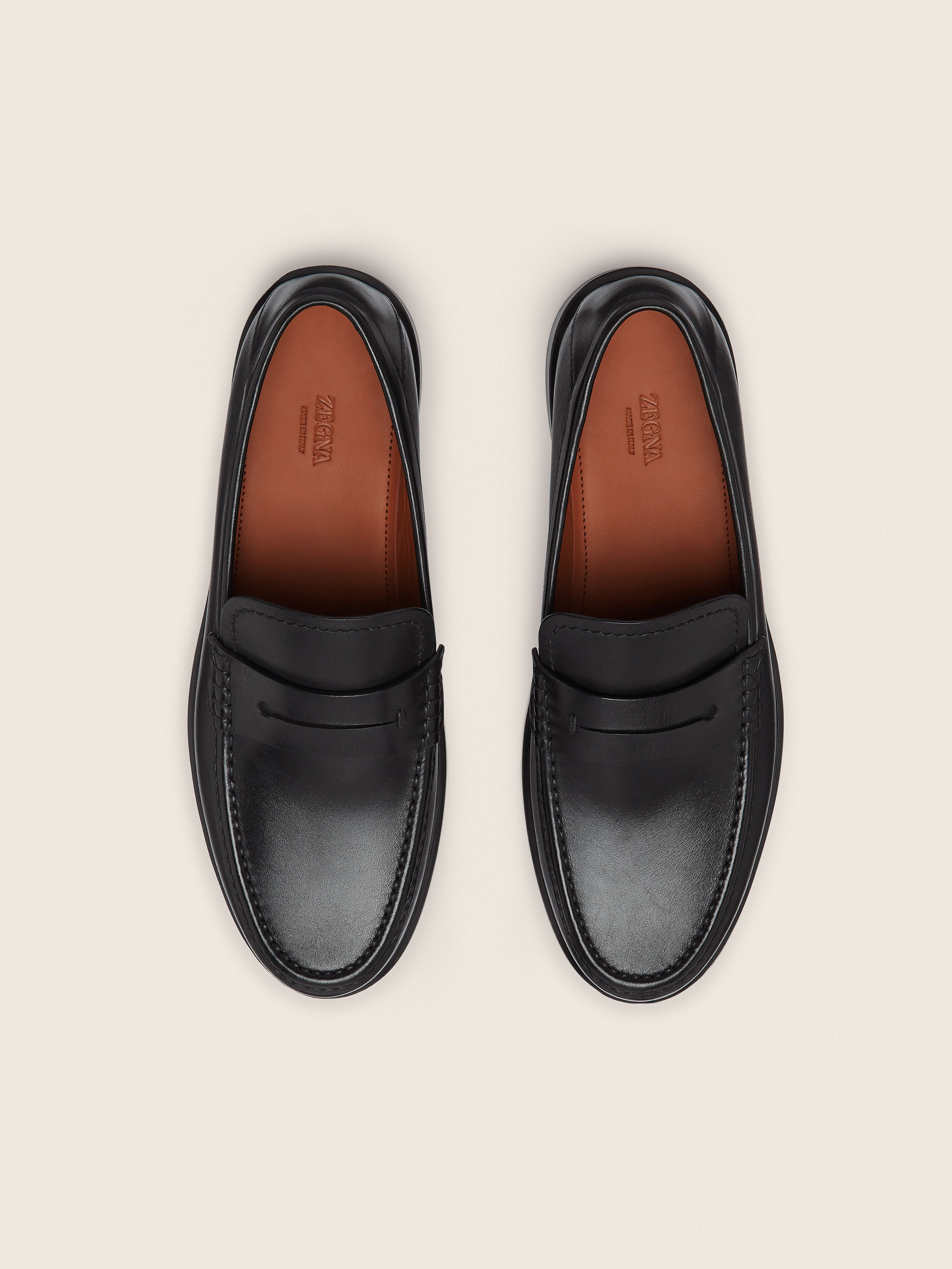 黑色手工磨面 Xlite 小牛皮樂福鞋 產品細節圖 #2