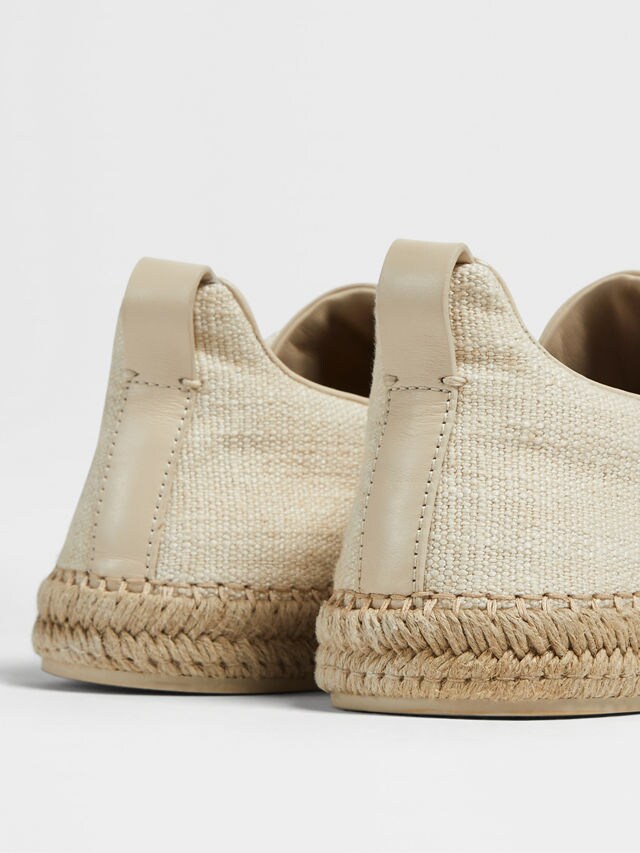 Triple Stitch™ Espadrilles aus Leinen und Leder in Altweiß Detailfoto #1 des Produkts