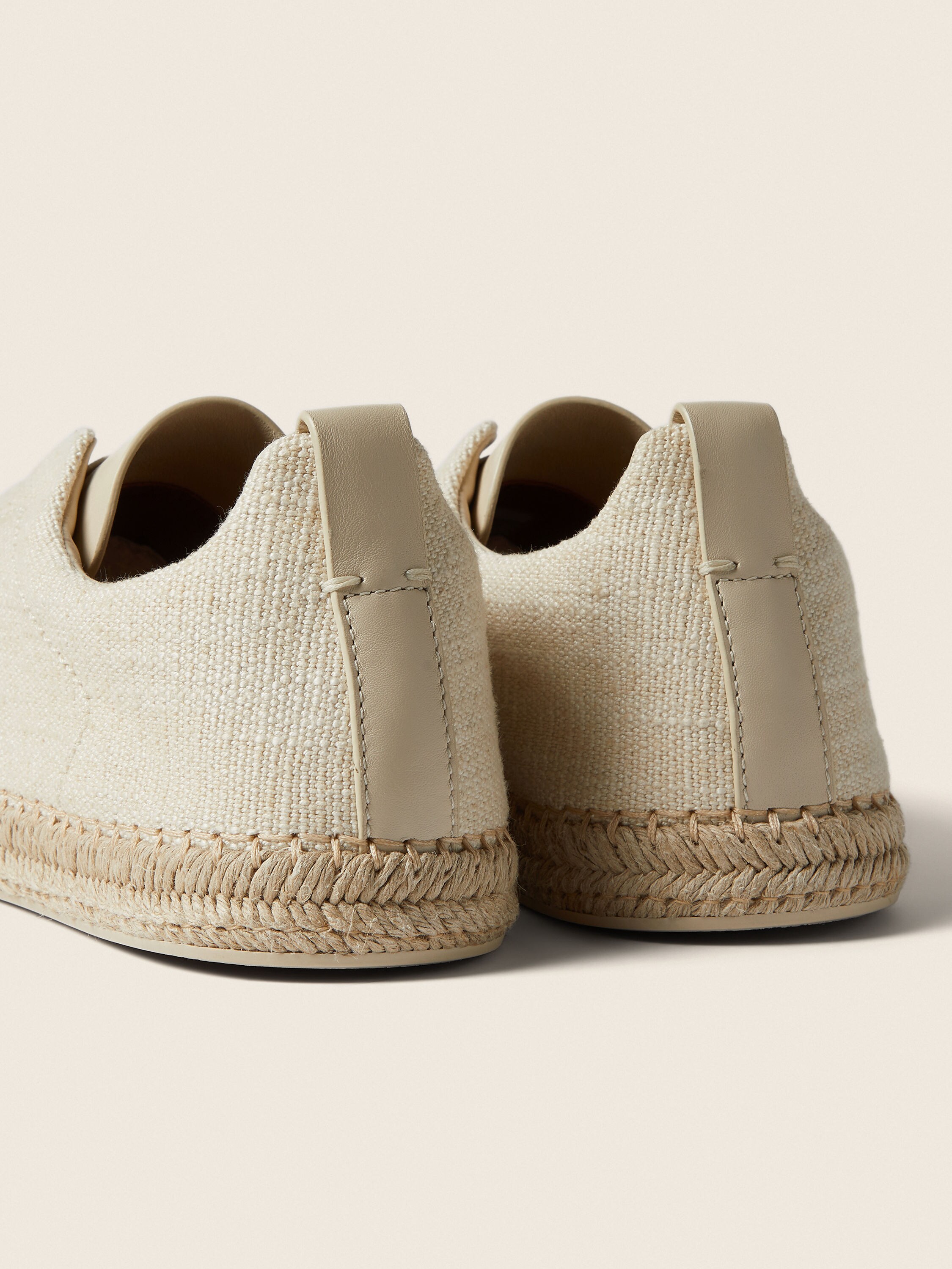 米白色亚麻混纺皮革 Triple Stitch™ 奢华休闲鞋 产品细节图 #2