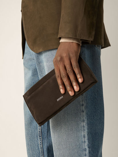 新品未開封　DENKOSEKKA Pouch Dark Brown SECONDSKIN Pouch FW26 37590360 | Zegna EE