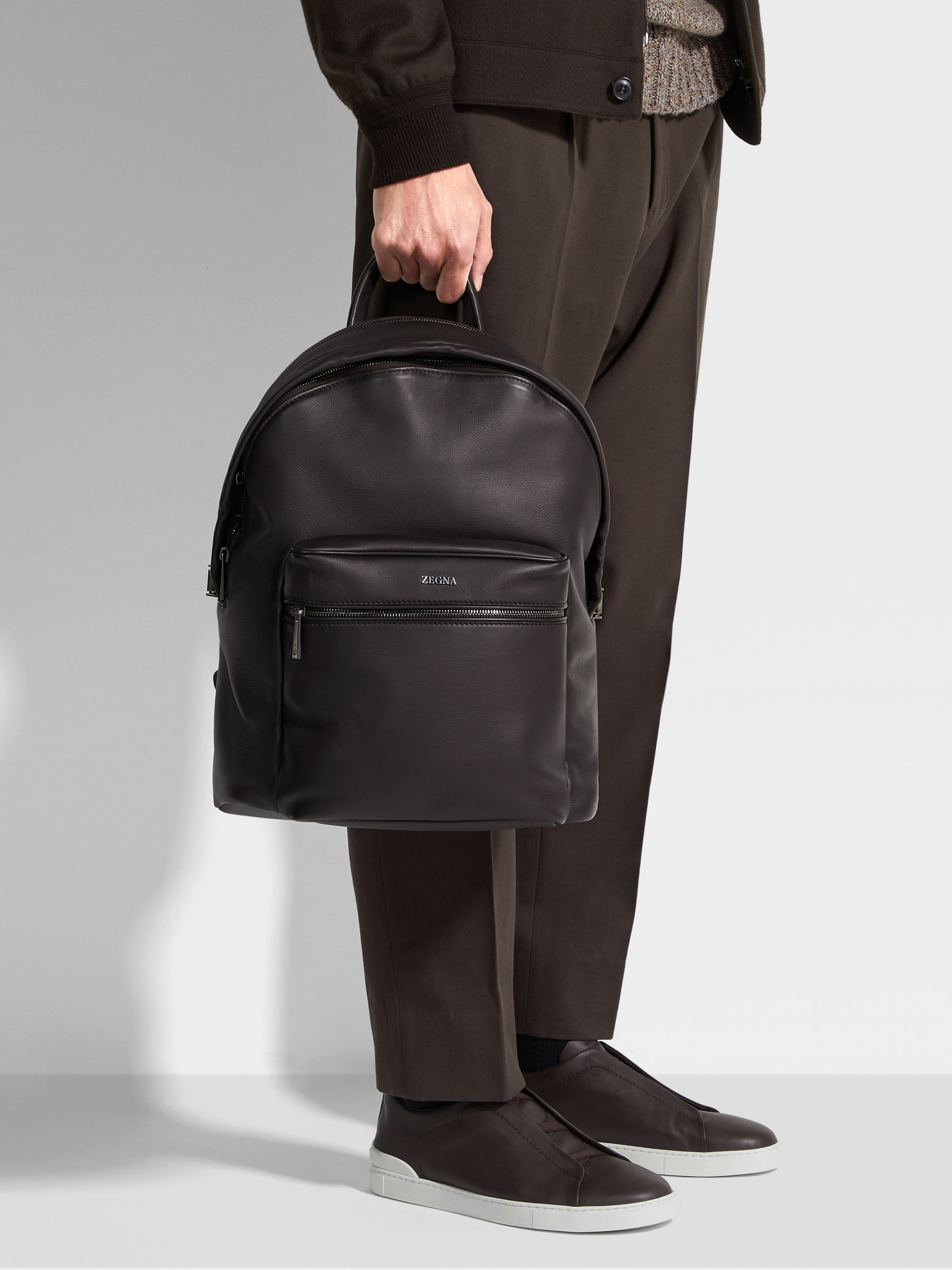 Hoodie SECONDSKIN Rucksack in Dunkelbraun Detailfoto #1 des Produkts