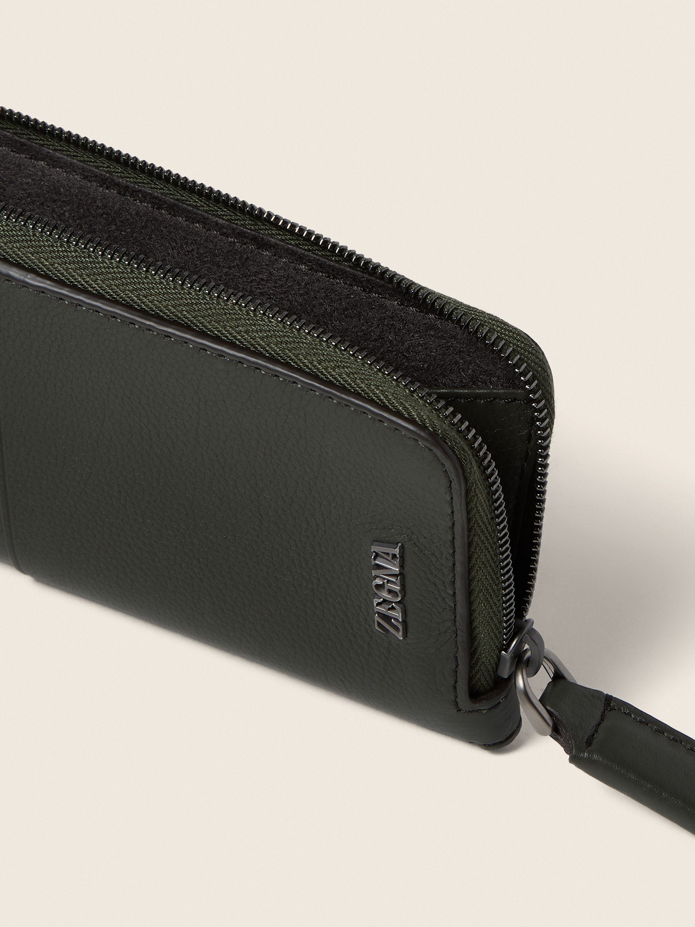 Dark Olive Green SECONDSKIN Card Case Product detail photo #1