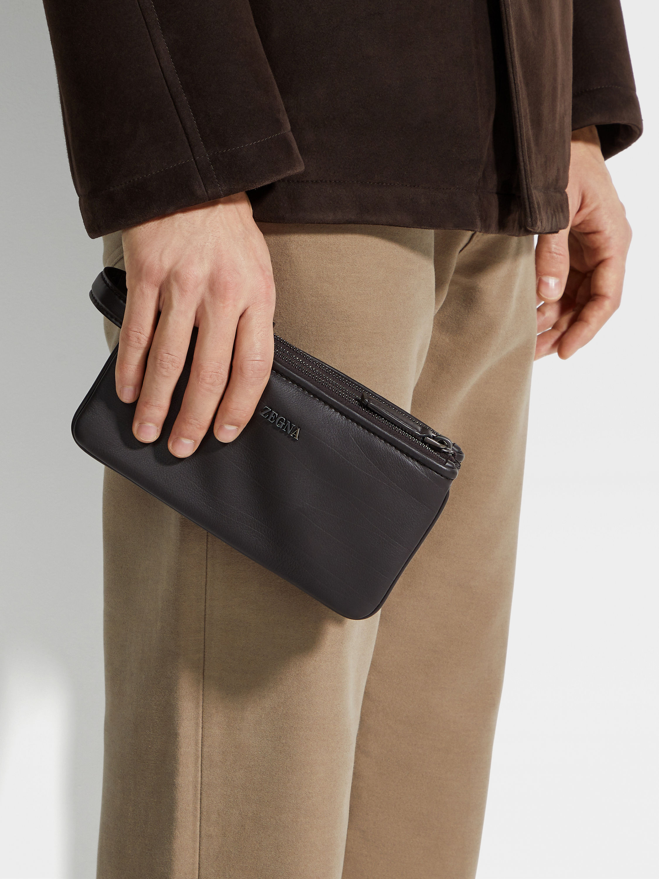 Dark Brown SECONDSKIN Pouch Product detail photo #3