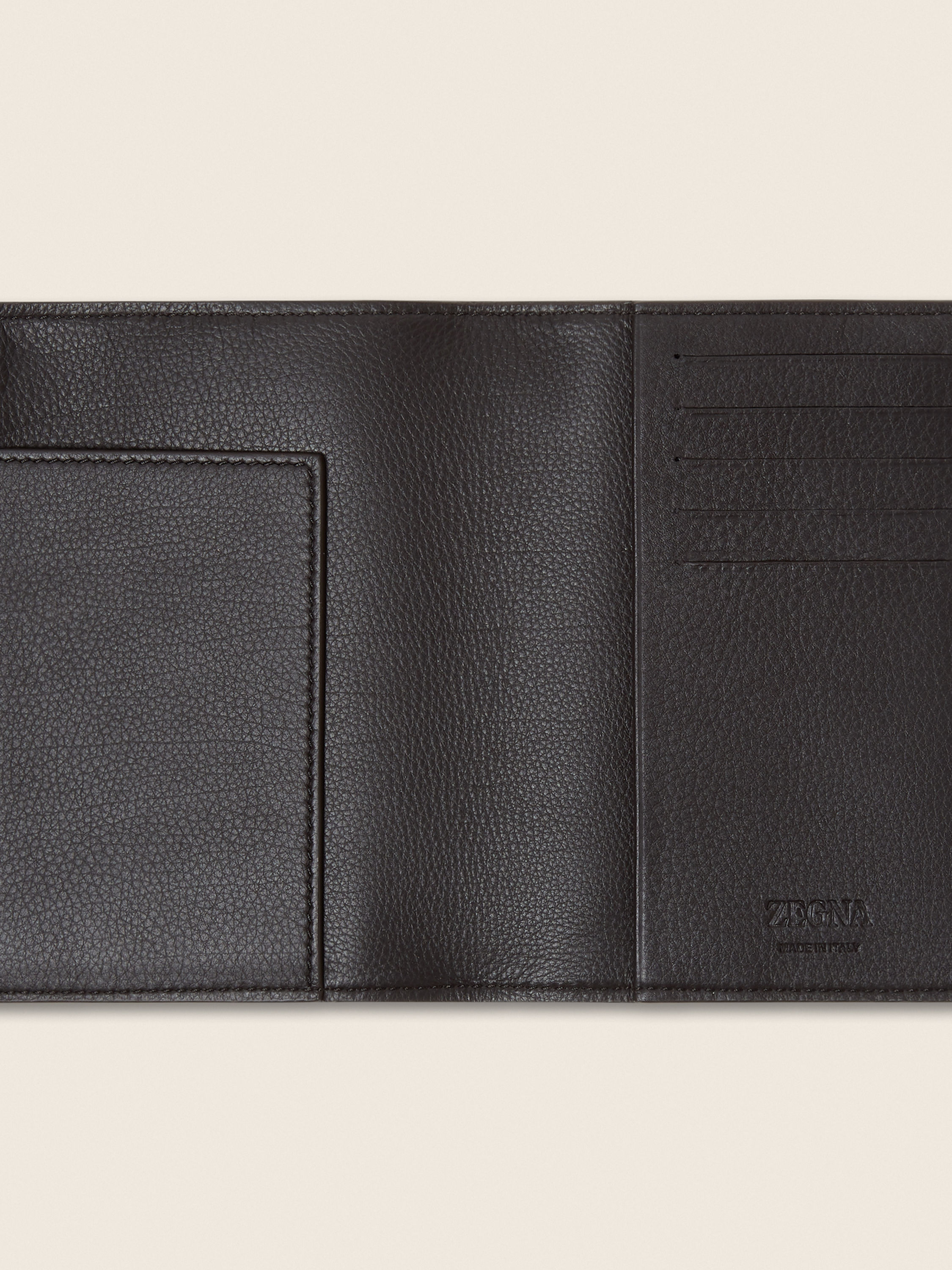 Dark Brown SECONDSKIN Passport Case Product detail photo #1
