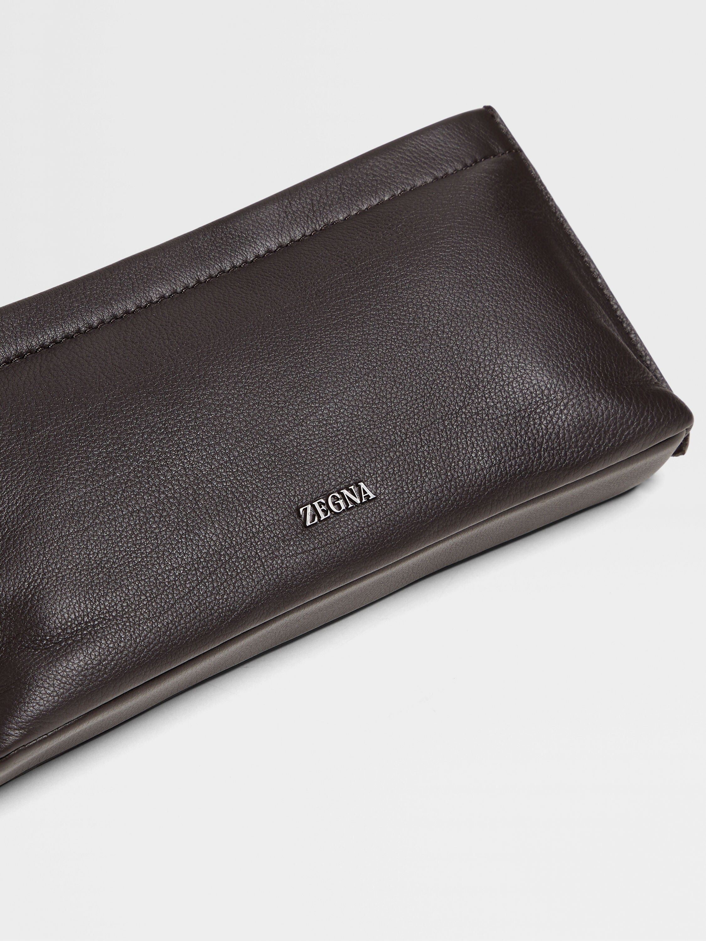 Dark Brown SECONDSKIN Pouch Product detail photo #4