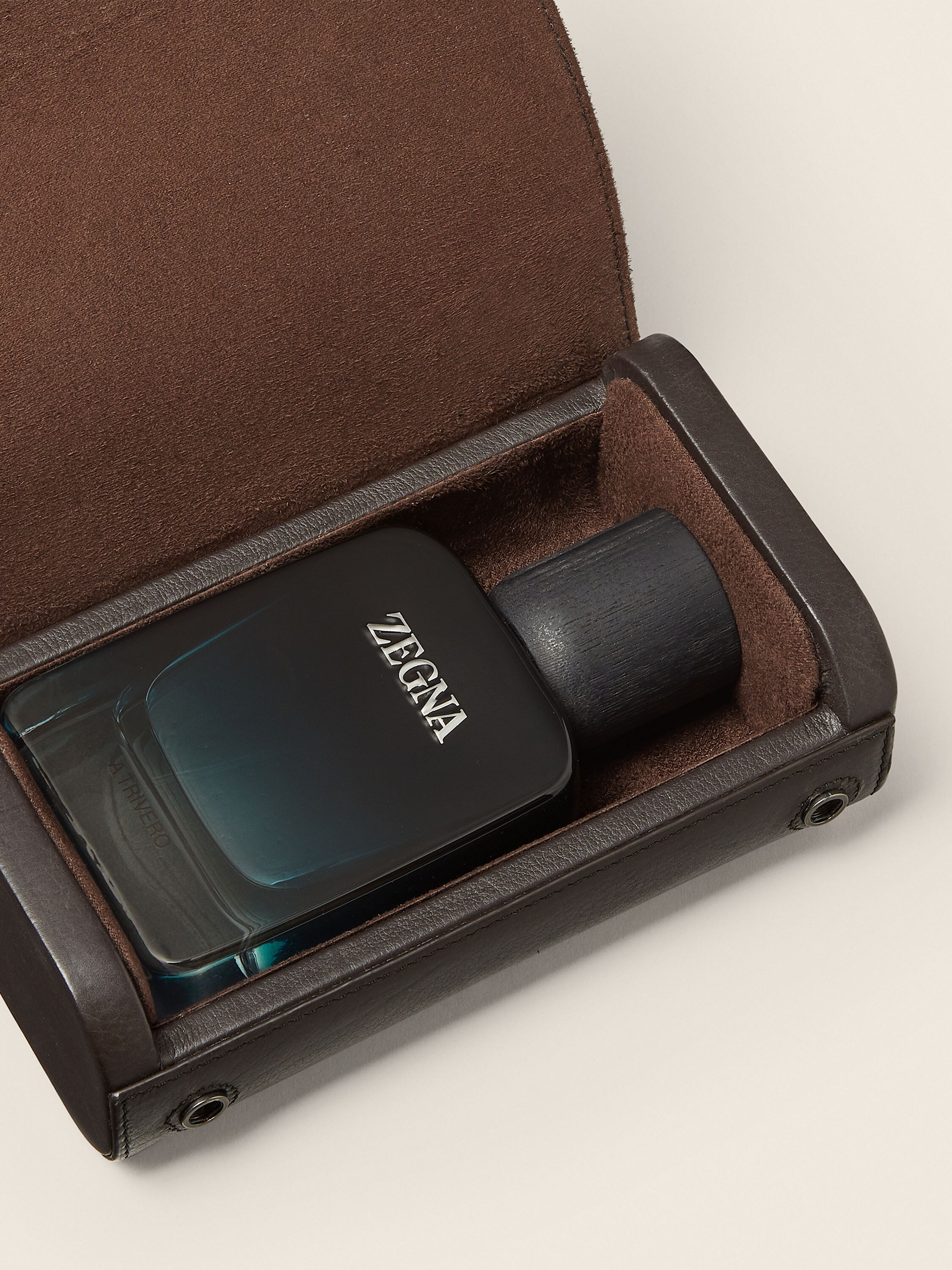 Dark Brown SECONDSKIN Perfume Case Product detail photo #1