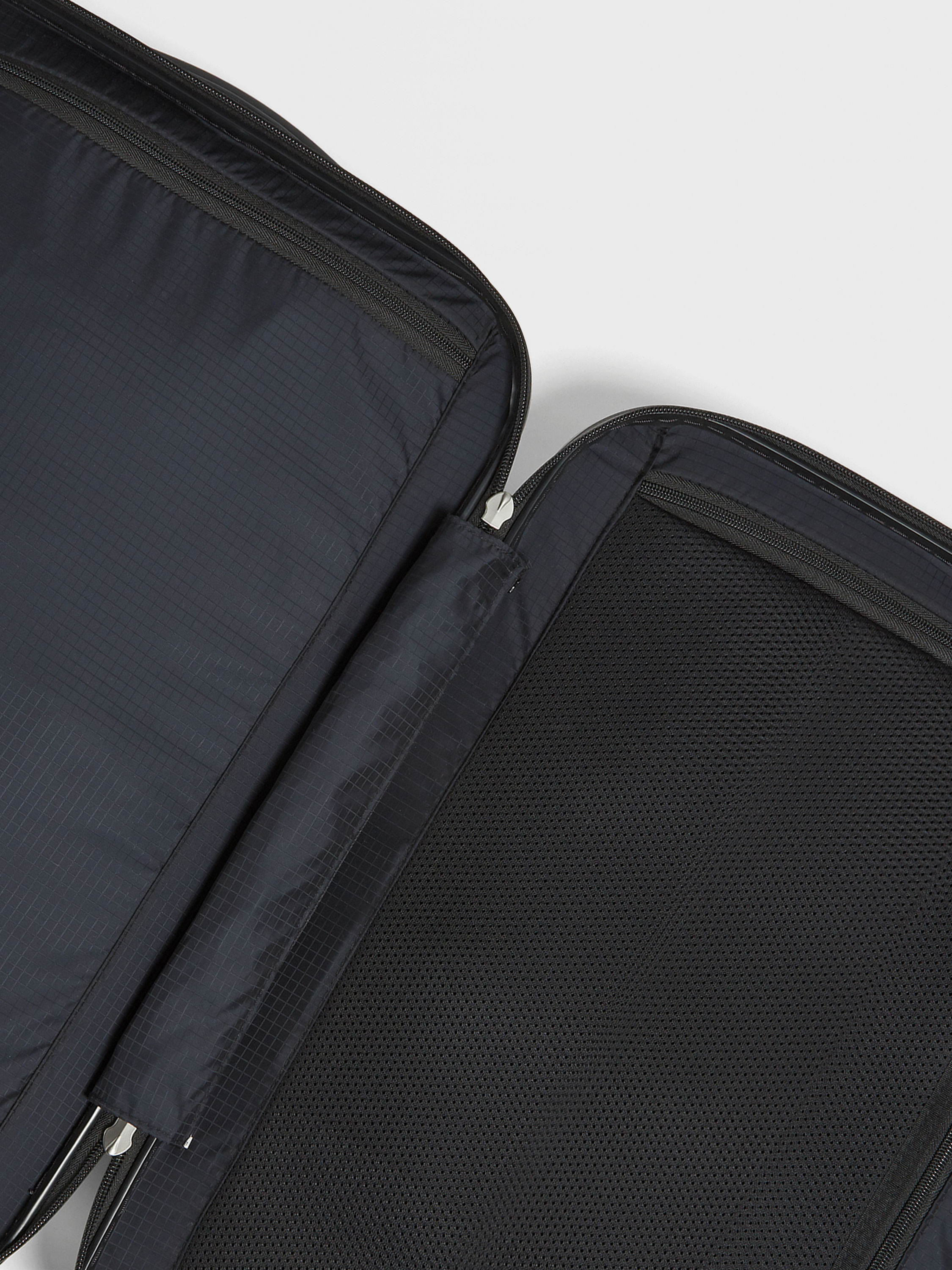 Trolley Leggerissimo Preto em Poliuretano Foto #3 de detalhe do produto