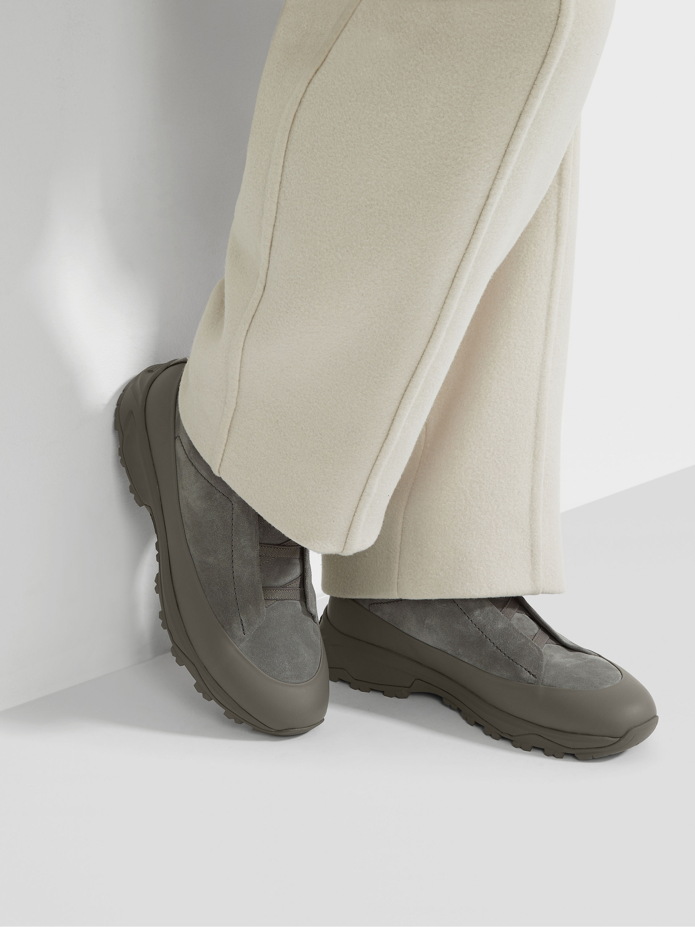 그레이 스웨이드/레더 Triple Stitch™ Monte 스니커즈 제품 상세 사진 #1