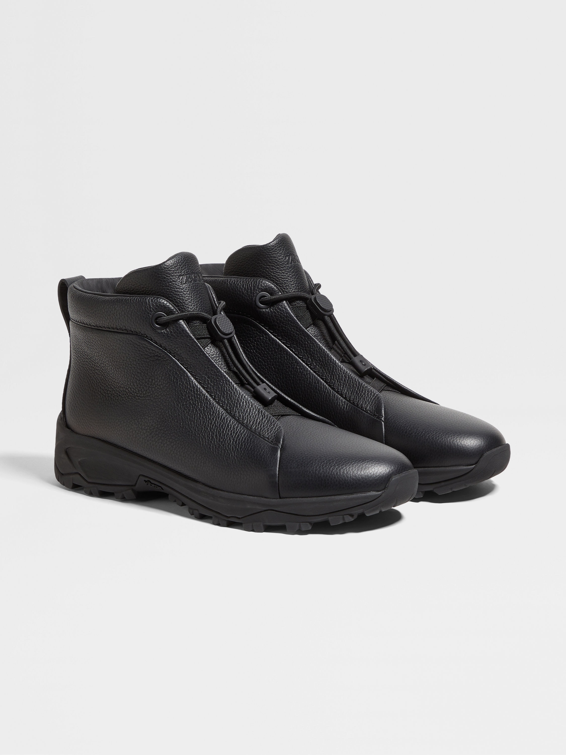 Sneaker Triple Stitch™ Vetta in Pelle Nera Foto principale del prodotto