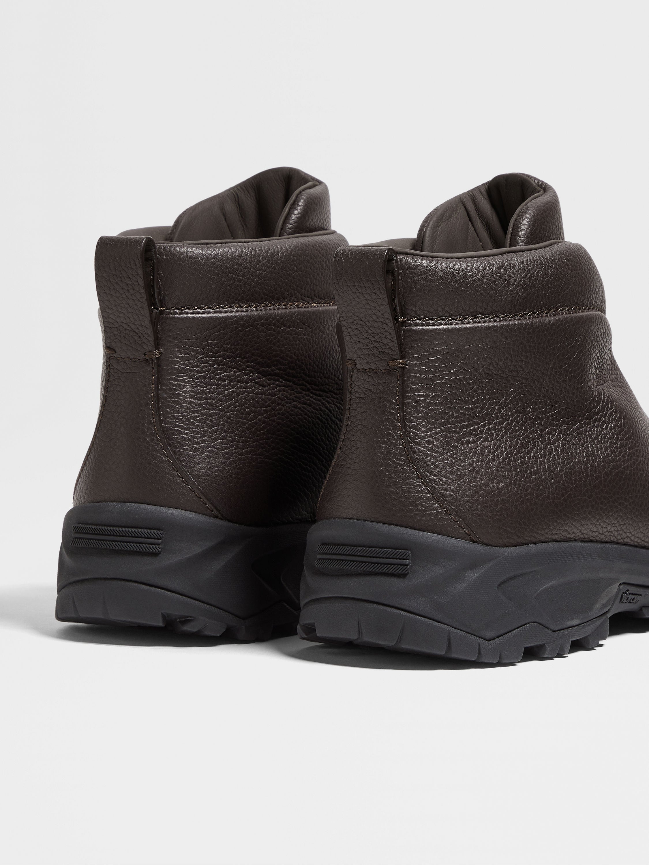 ダークブラウンレザーTriple Stitch™ Vettaスニーカー 製品詳細写真 #1