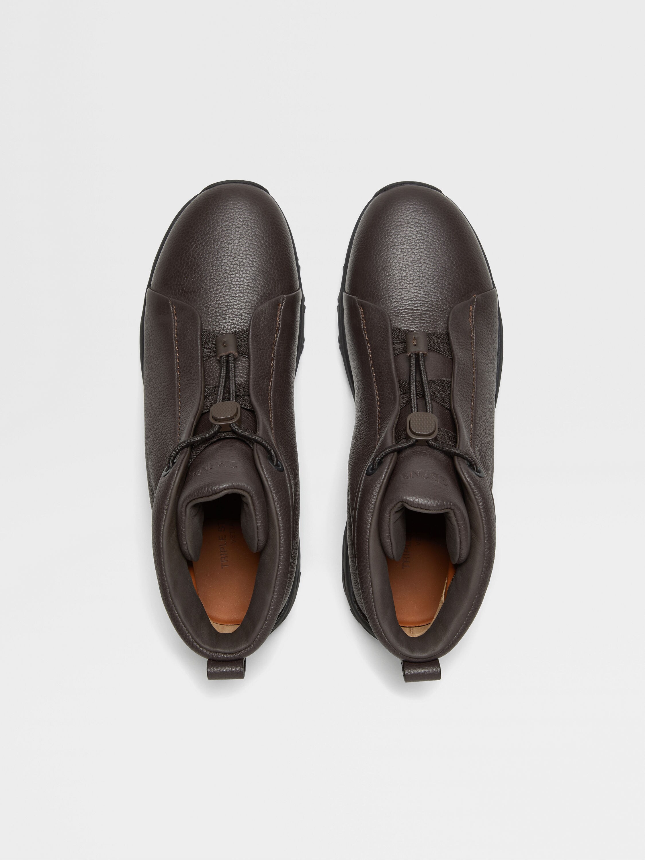 ダークブラウンレザーTriple Stitch™ Vettaスニーカー 製品詳細写真 #2