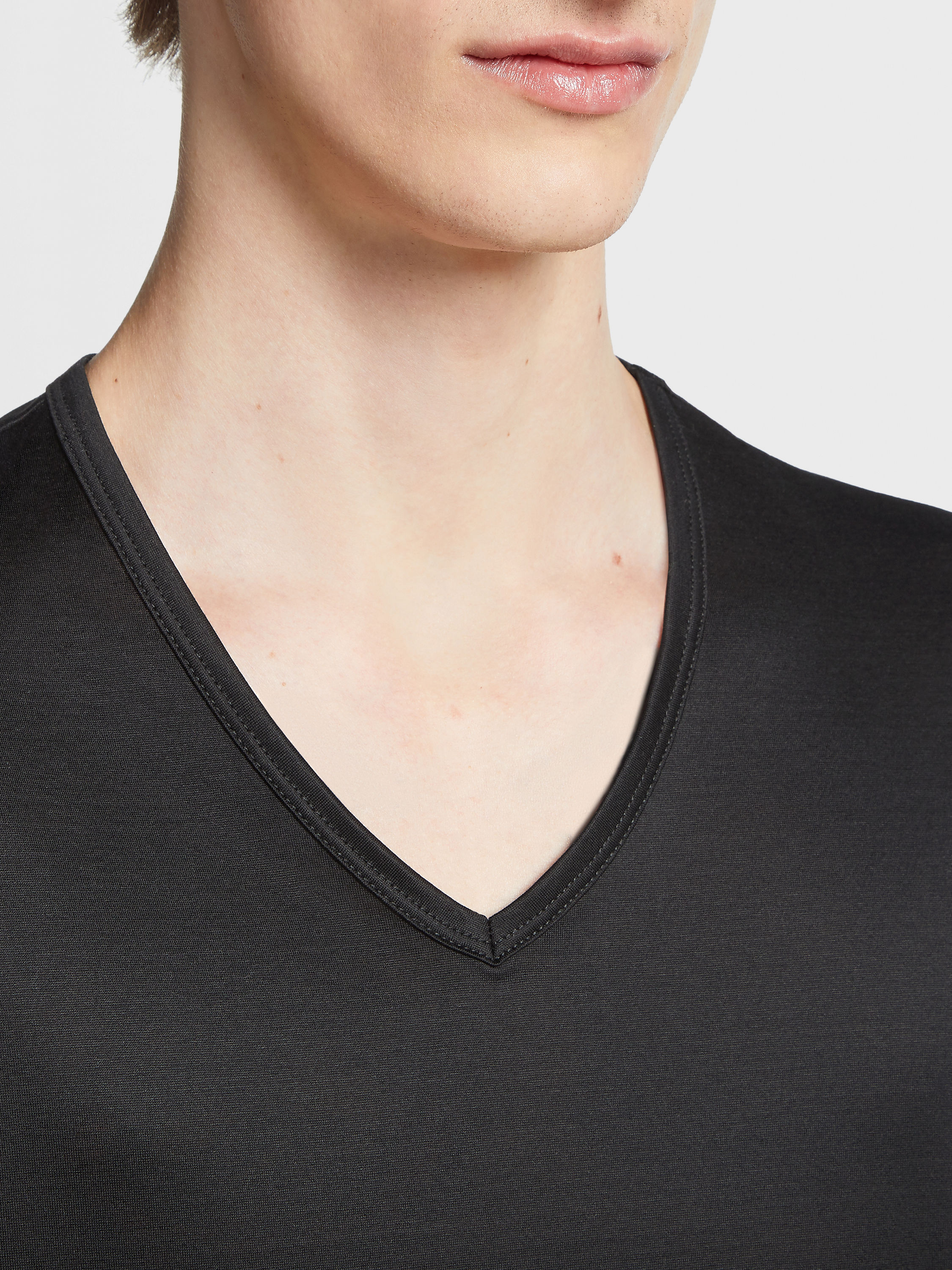 Black Cotton T-shirt Product detail photo #1