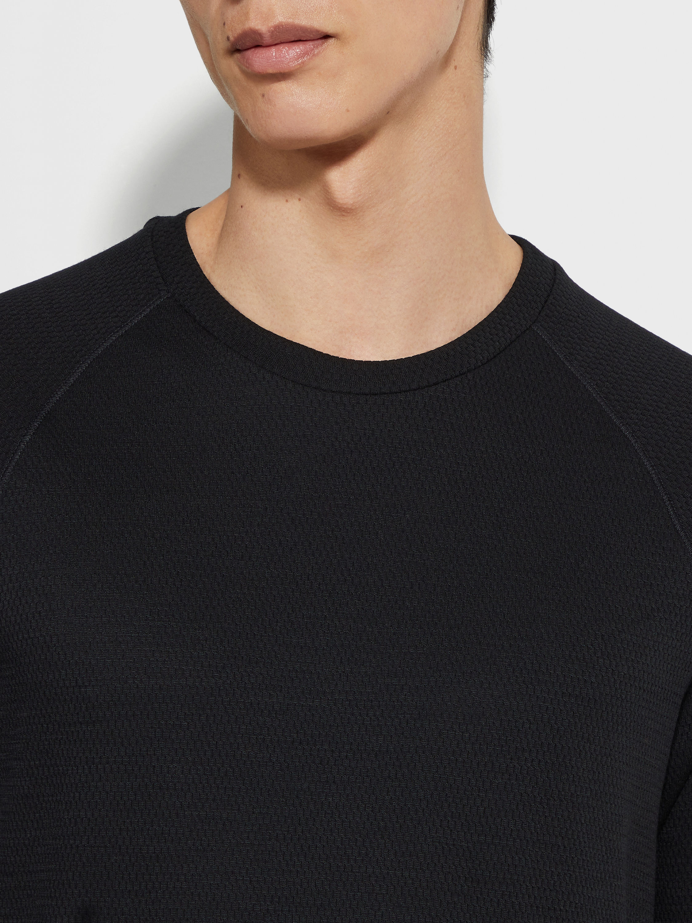 黑色羊毛 T 恤 产品细节图 #1