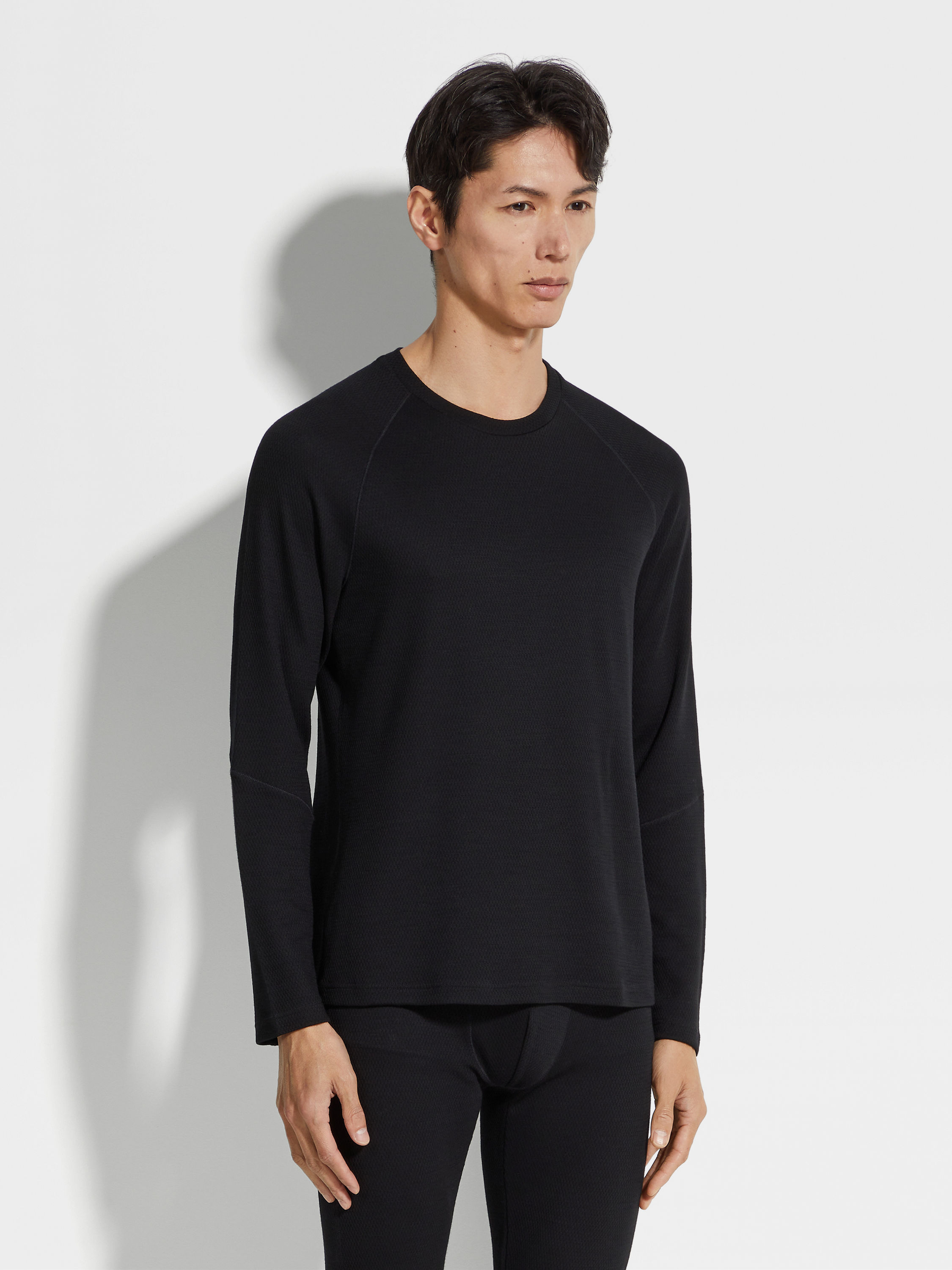 黑色羊毛 T 恤 产品细节图 #2