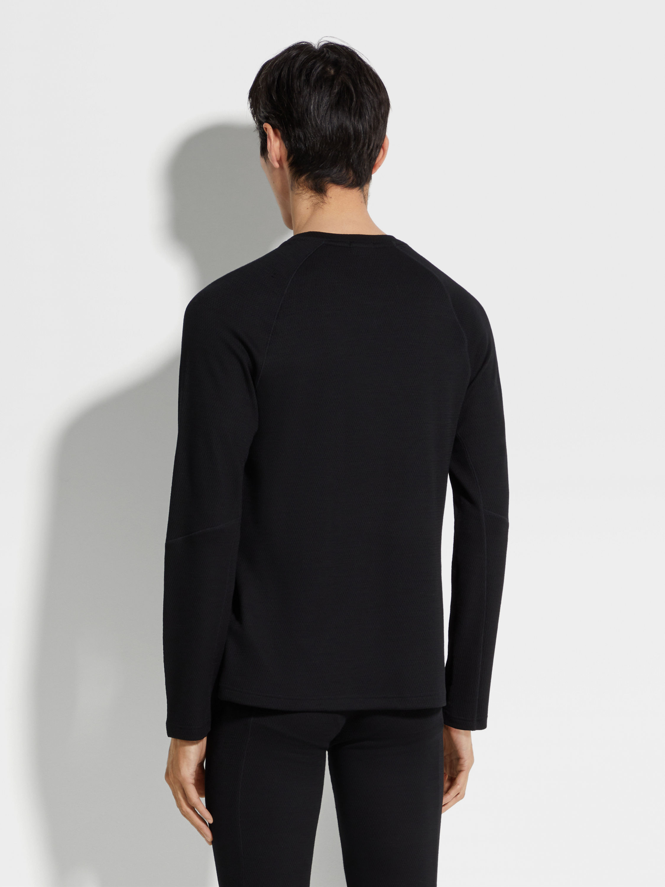 黑色羊毛 T 恤 产品细节图 #3