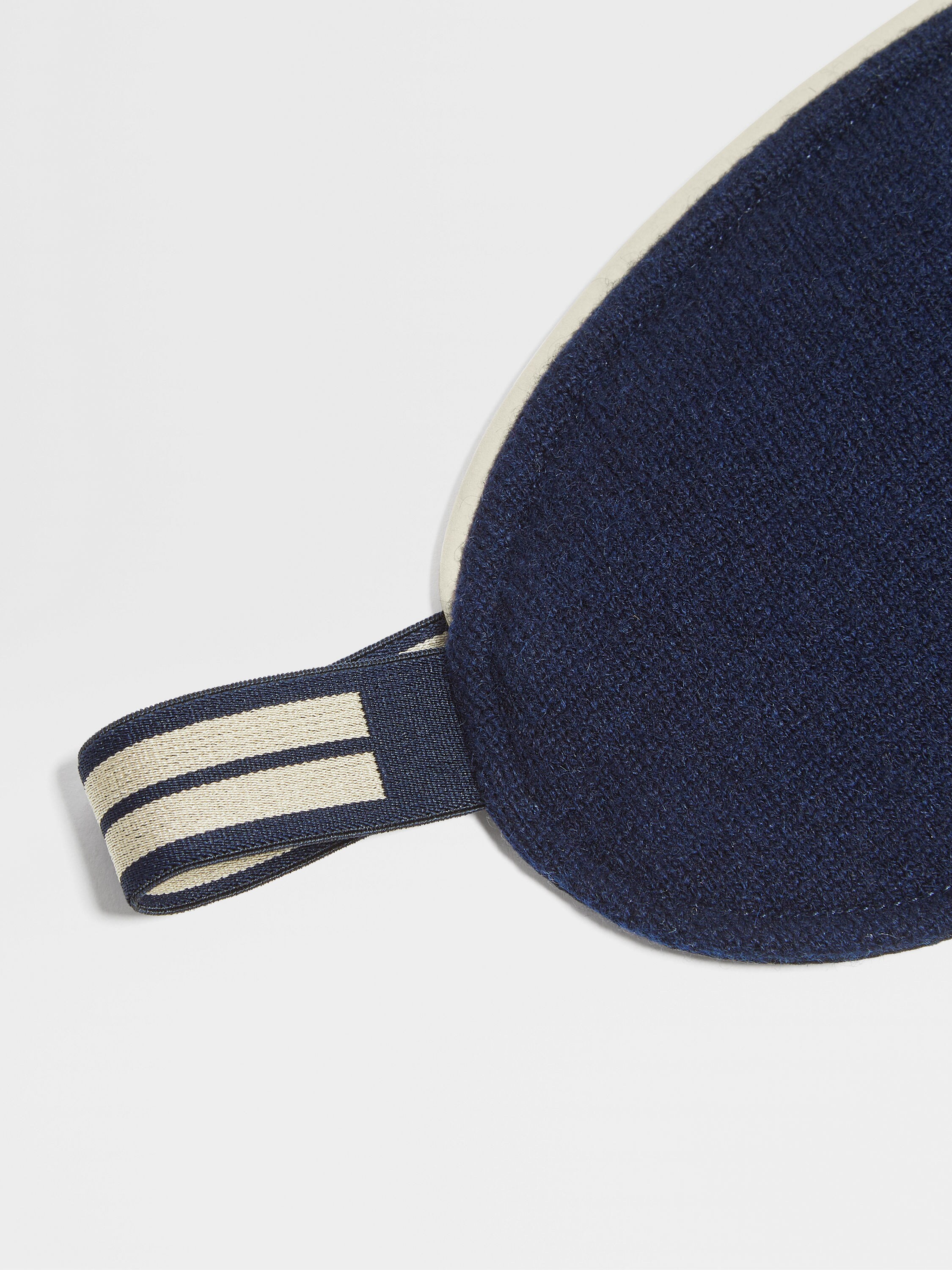Navy Blue Oasi Cashmere Travel Set Product detail photo #3