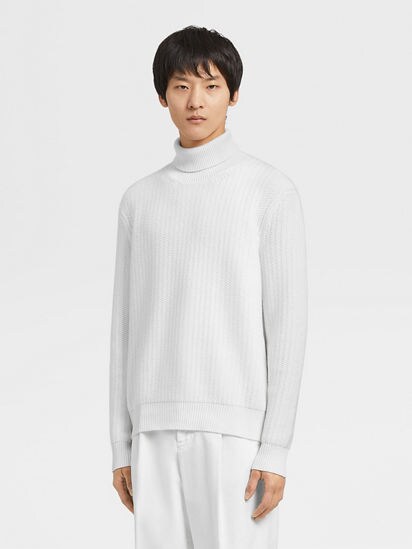 White Oasi Cashmere Turtleneck