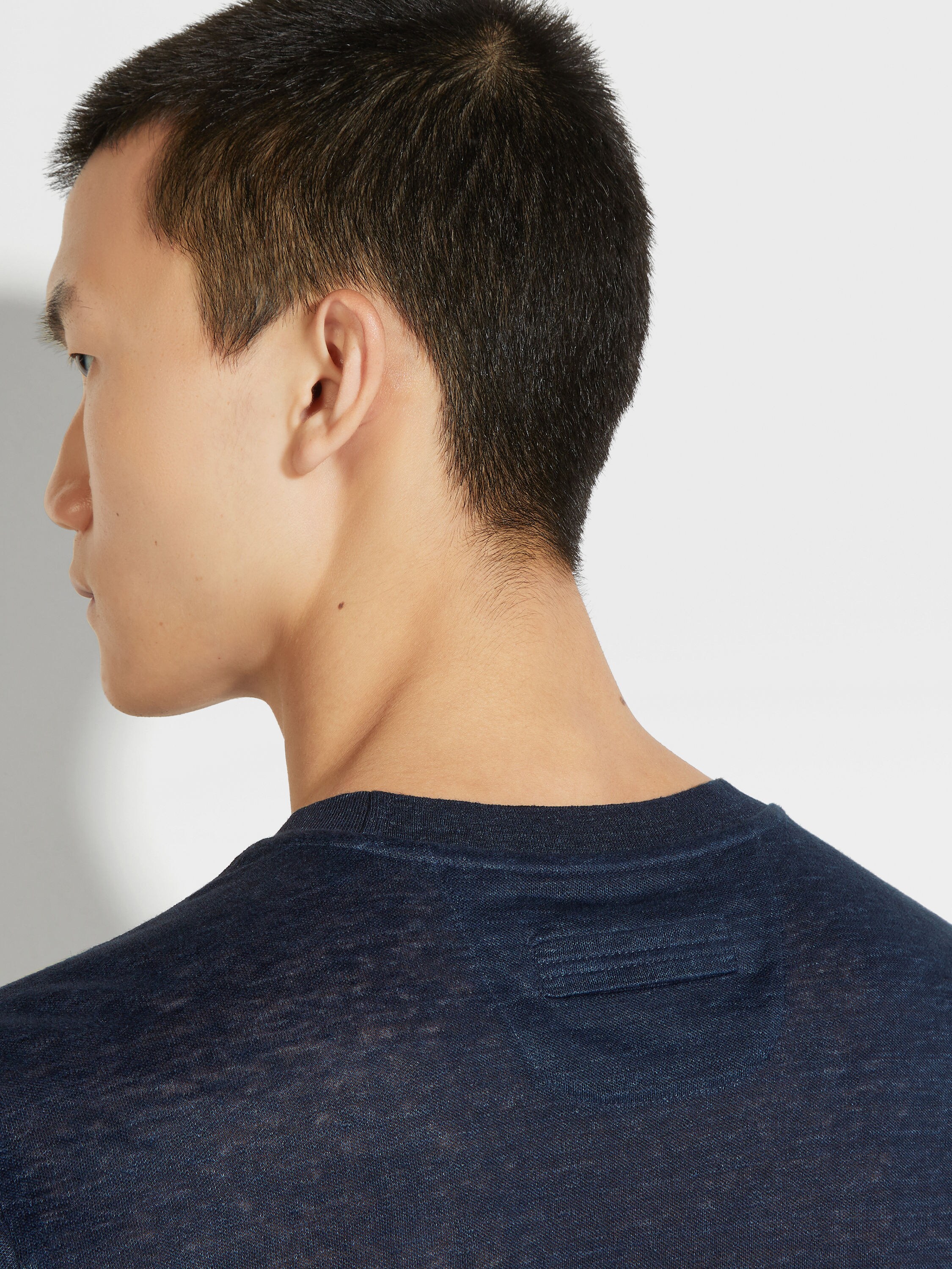 Navy Blue Linen T-shirt Product detail photo #1