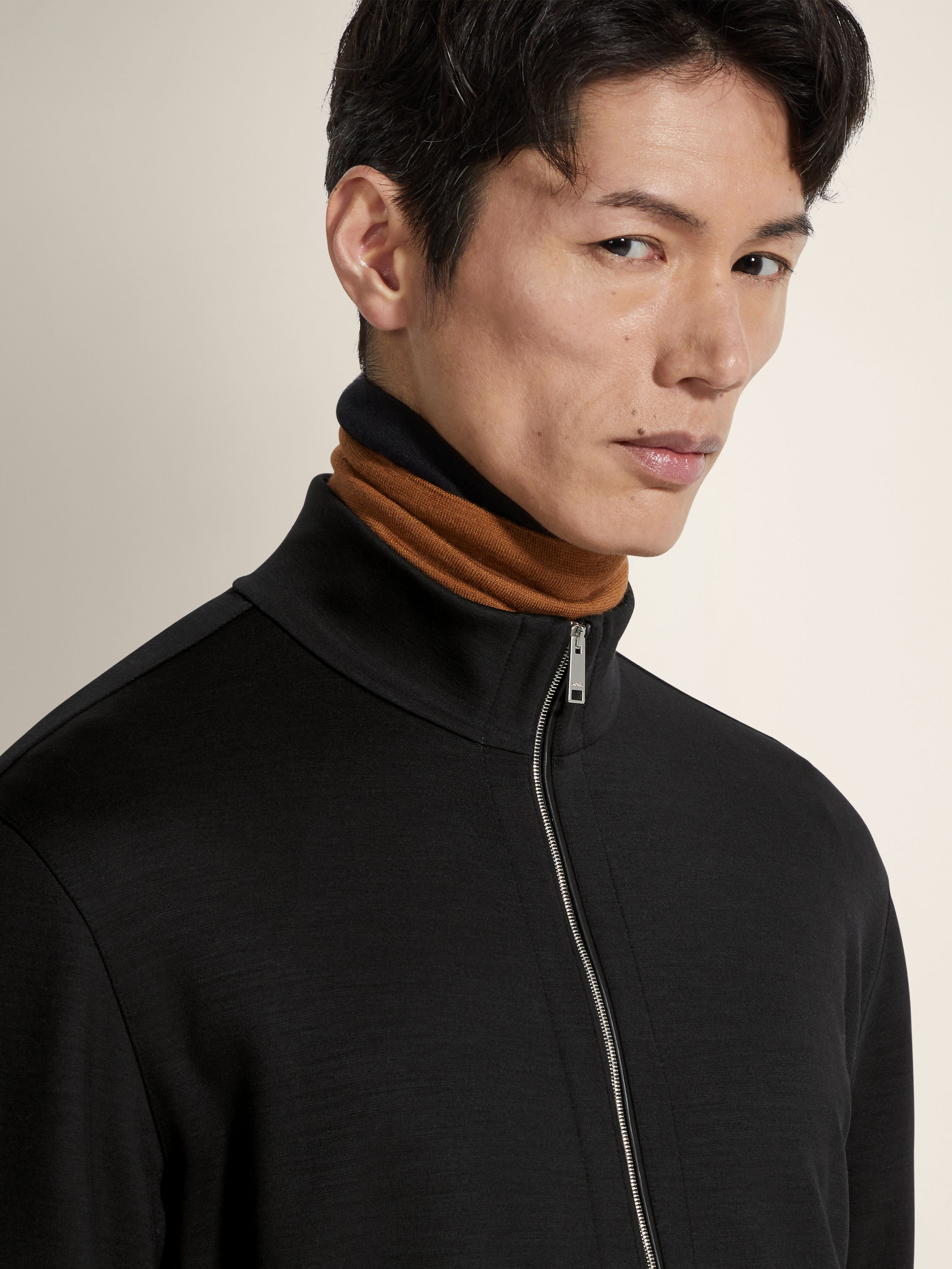 블랙 High Performance™ 울 풀 지퍼 스웻셔츠 제품 상세 사진 #1