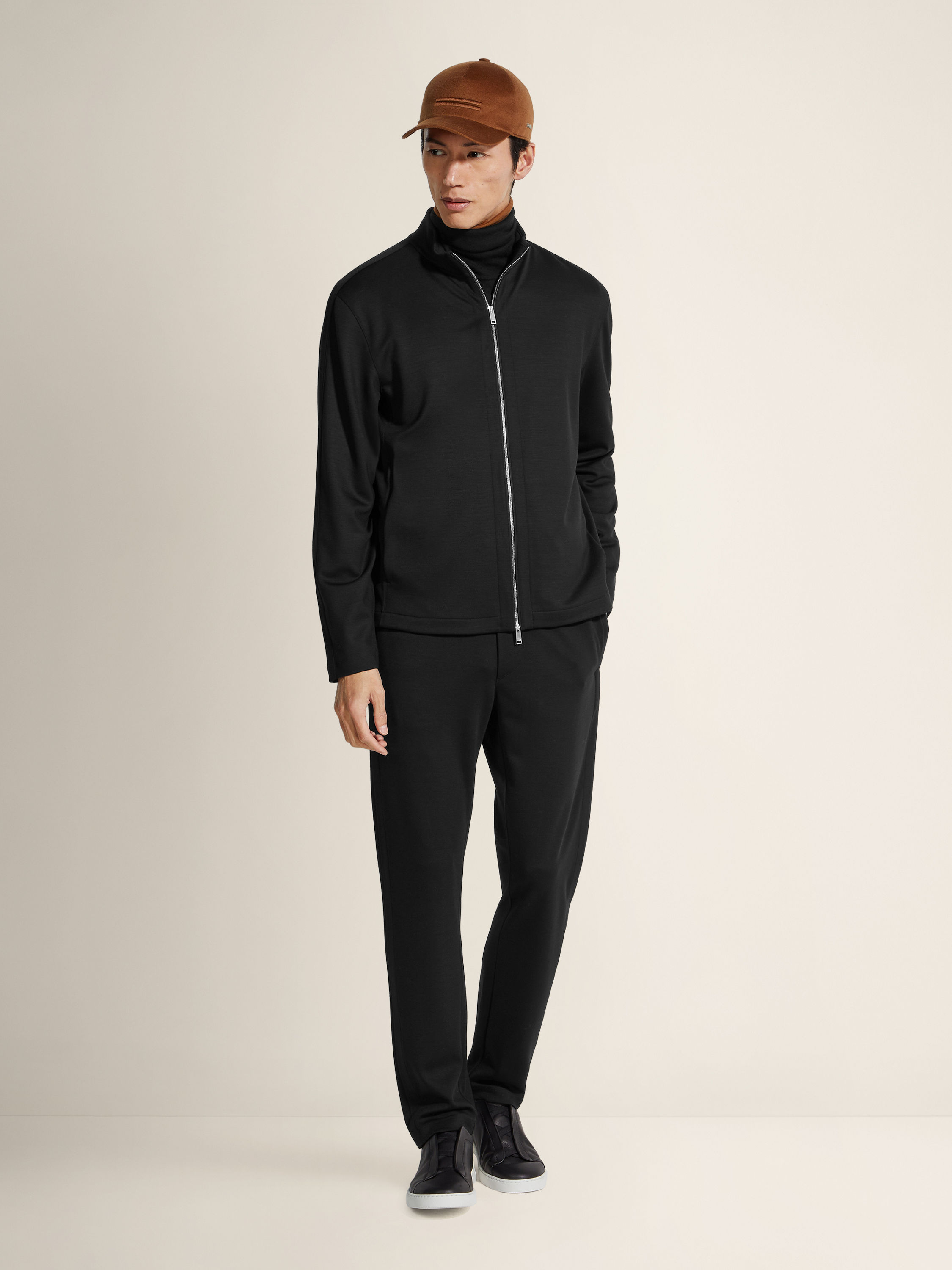 블랙 High Performance™ 울 팬츠 제품 상세 사진 #2