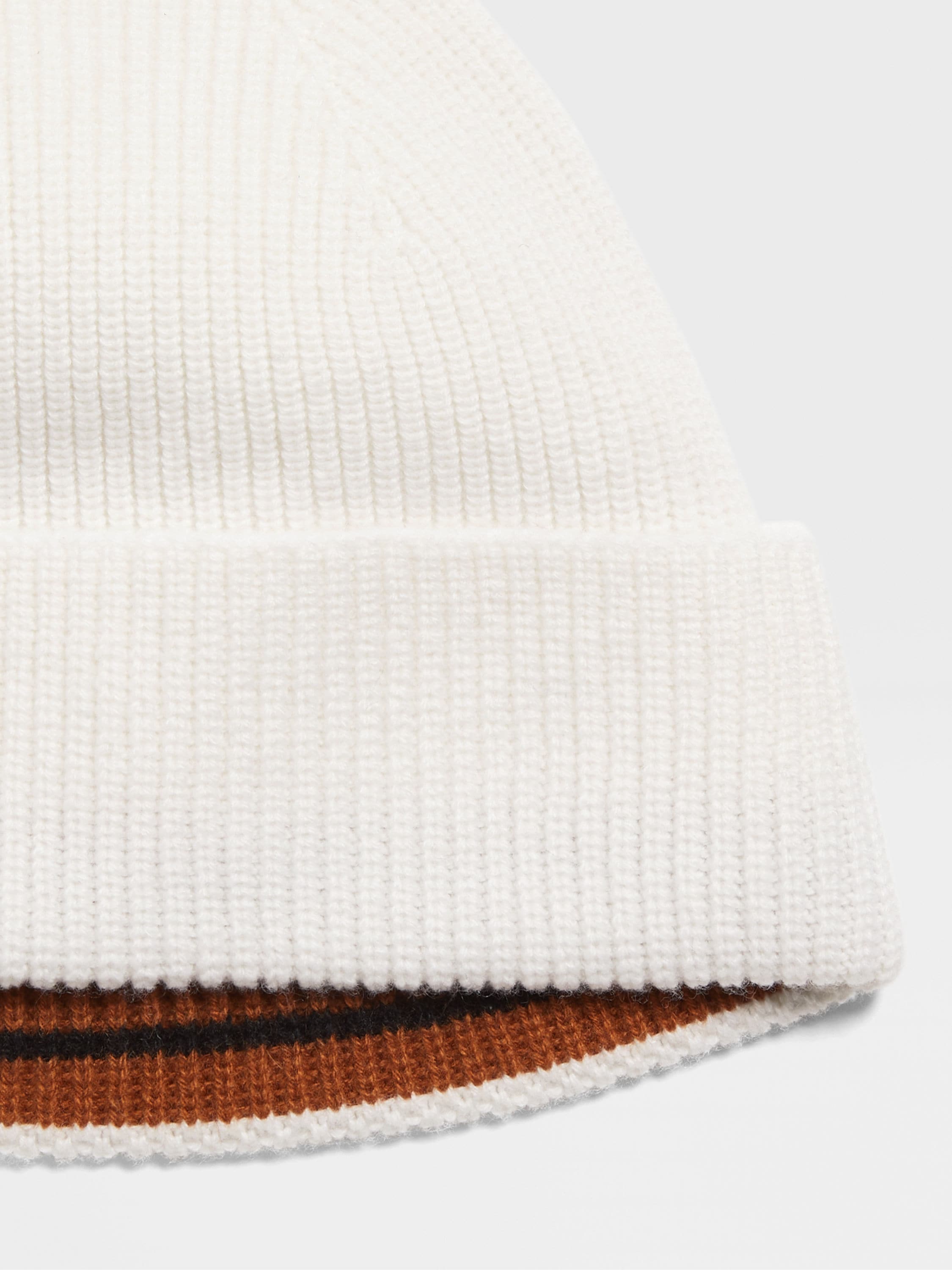 Beanie aus Oasi Cashmere in Weiß Detailfoto #1 des Produkts