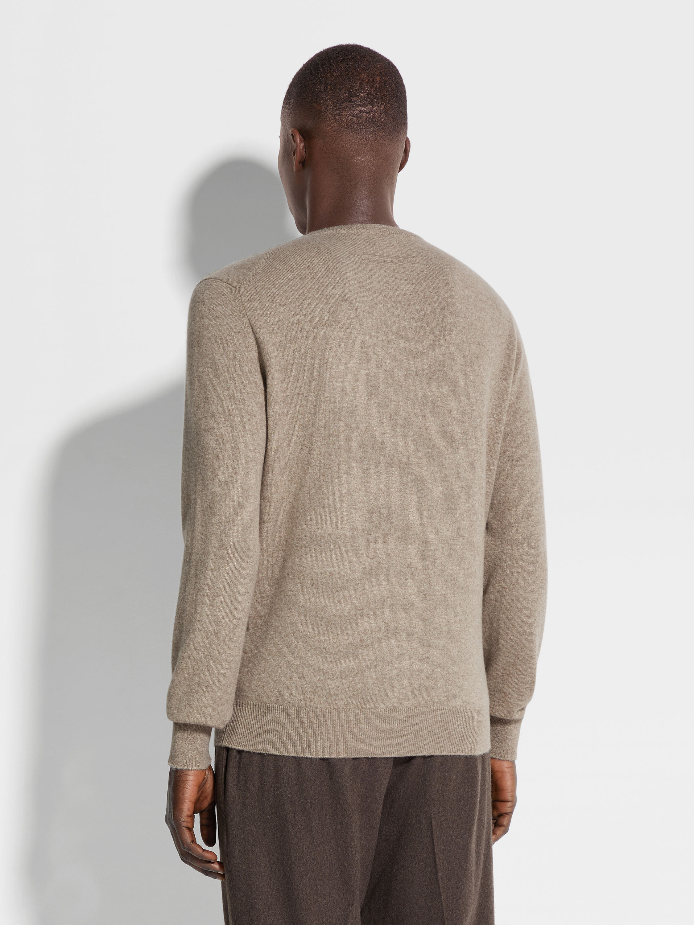 Light Taupe Oasi Cashmere Crewneck Product detail photo #4