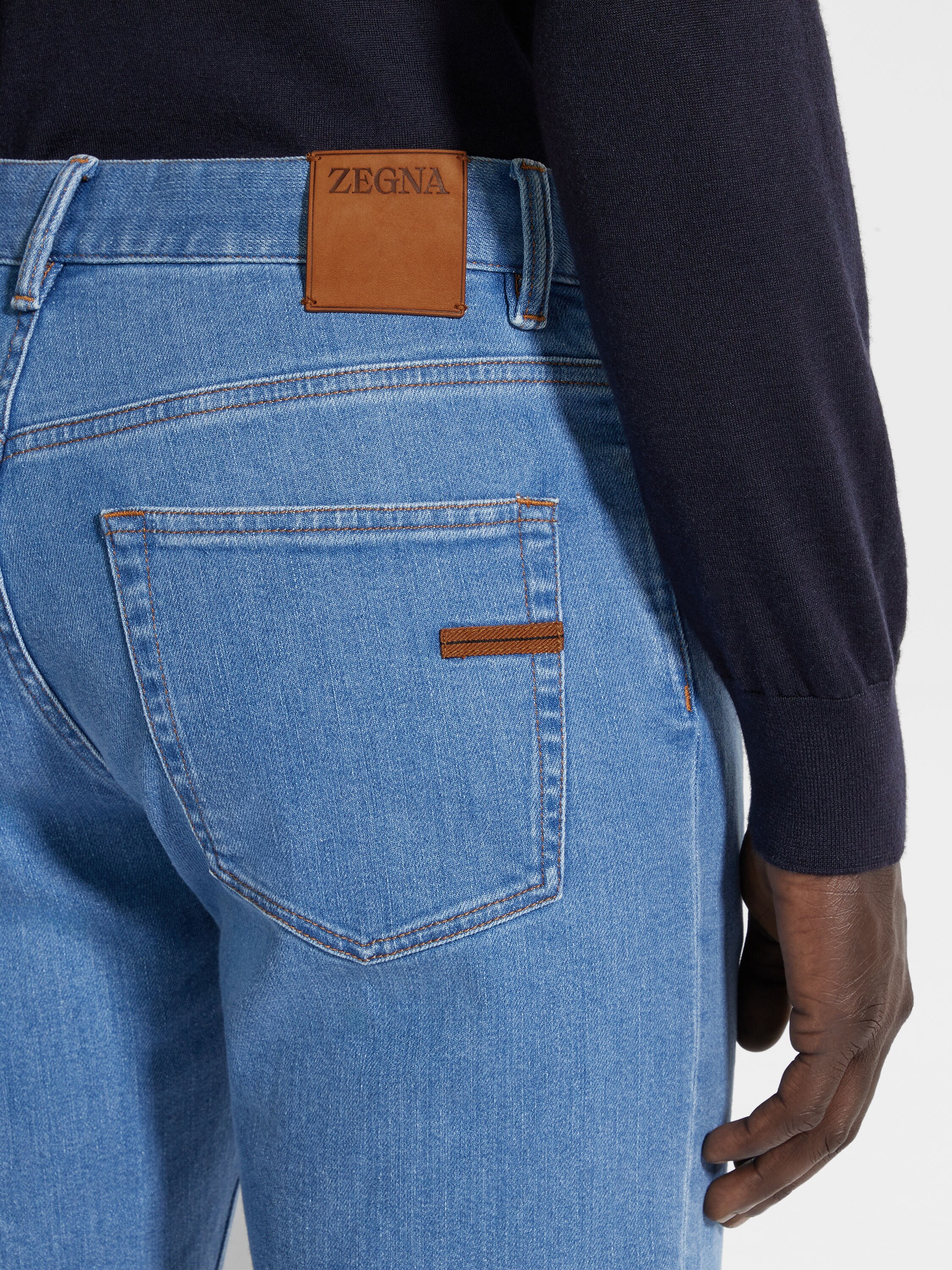 Light Blue Stone-washed Stretch Cotton Roccia Jeans Product detail photo #1