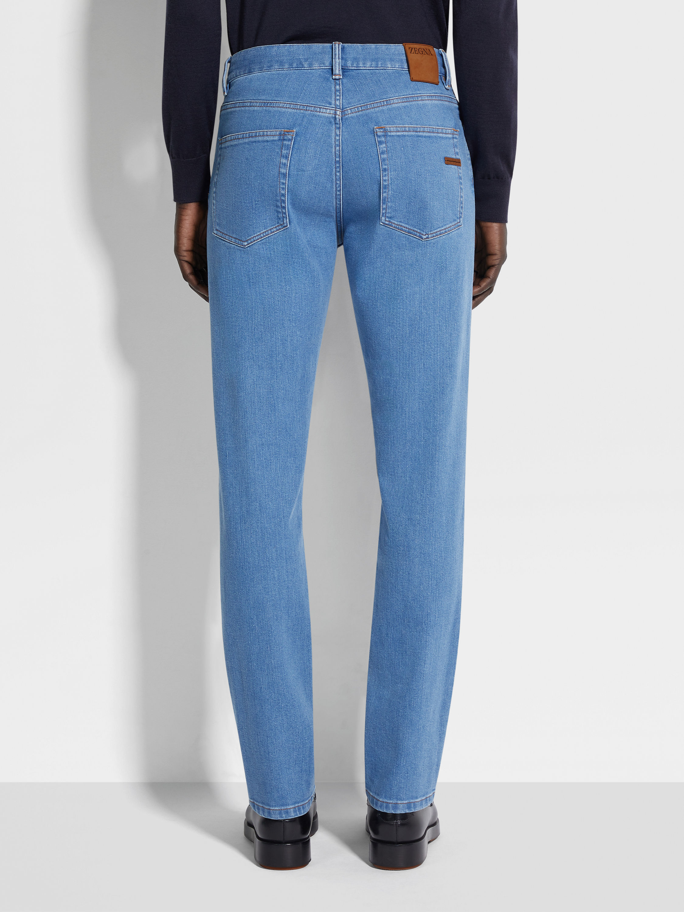 Light Blue Stone-washed Stretch Cotton Roccia Jeans Product detail photo #5