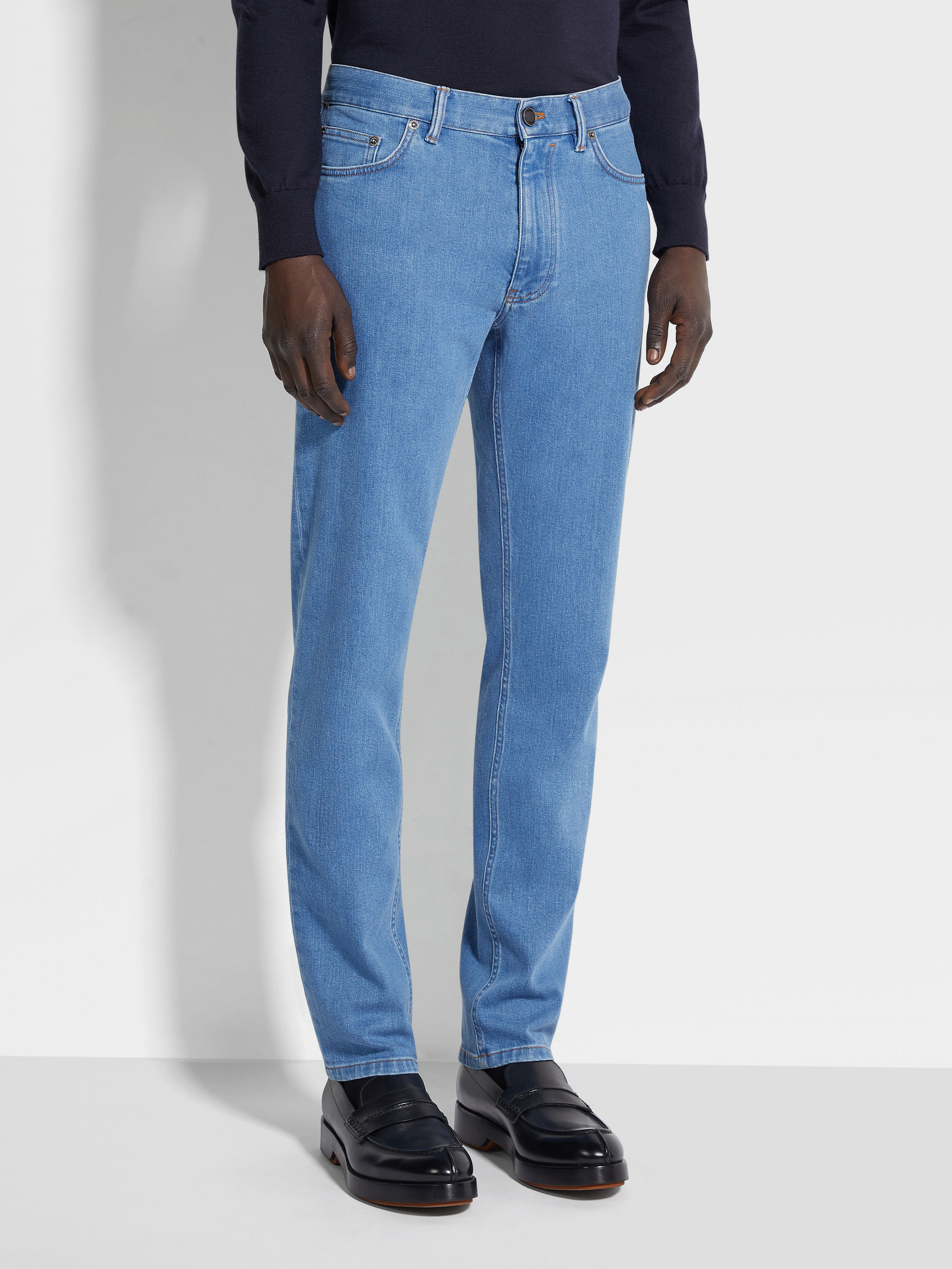 Light Blue Stone-washed Stretch Cotton Roccia Jeans Product detail photo #4