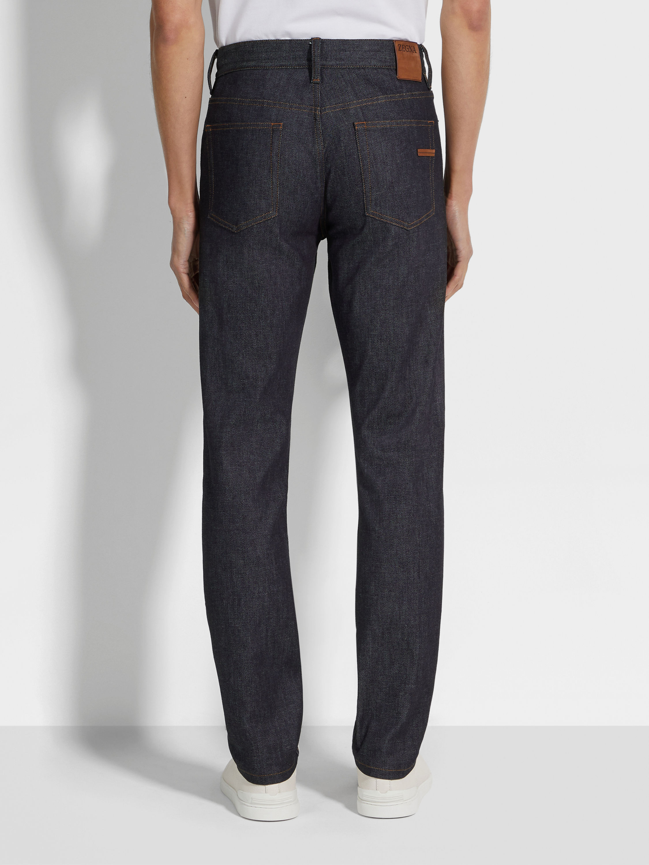 Blue Stretch Cotton and Cashmere Roccia Jeans Product detail photo #4