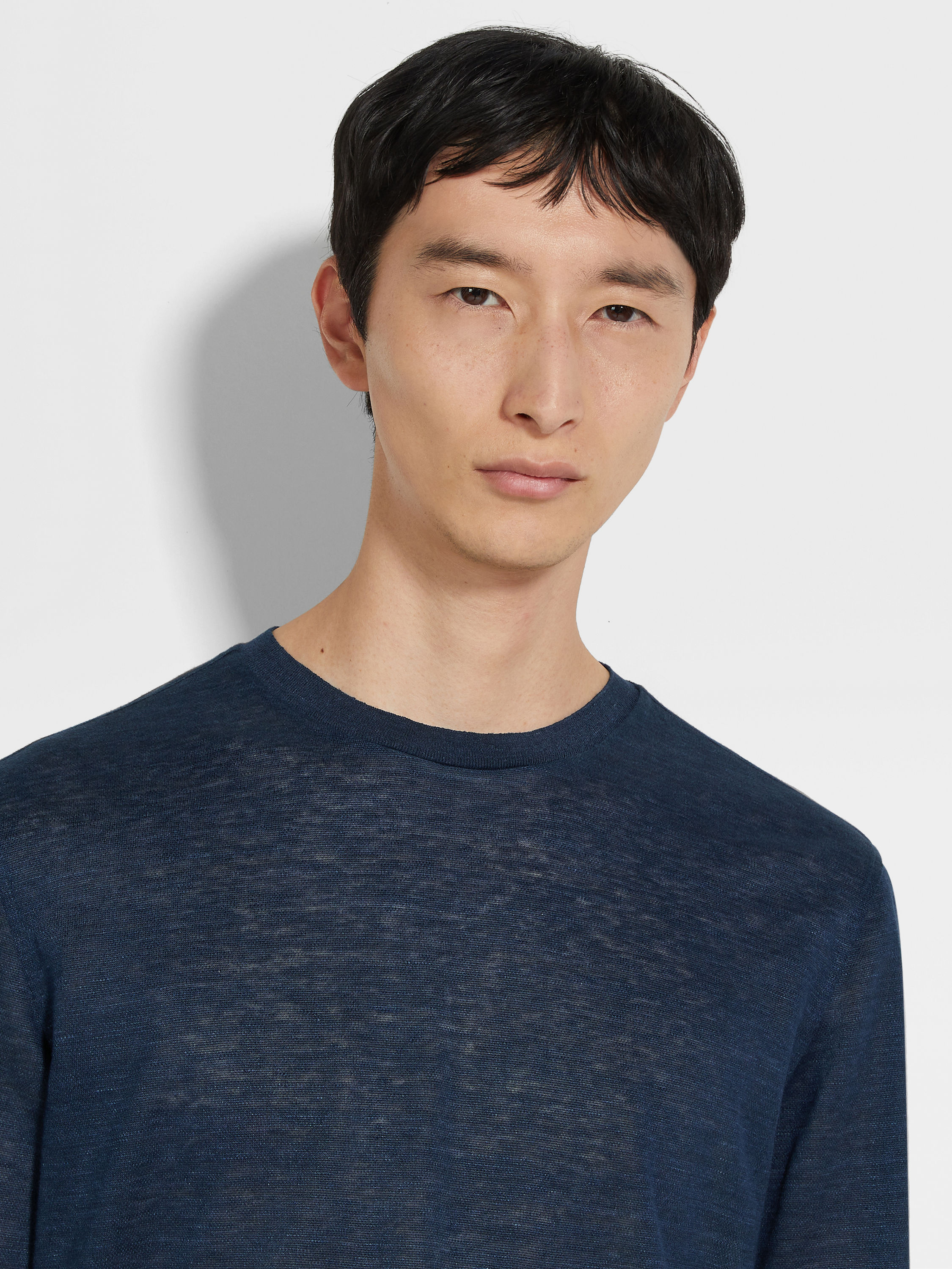 Navy Blue Oasi Lino T-shirt Product detail photo #1