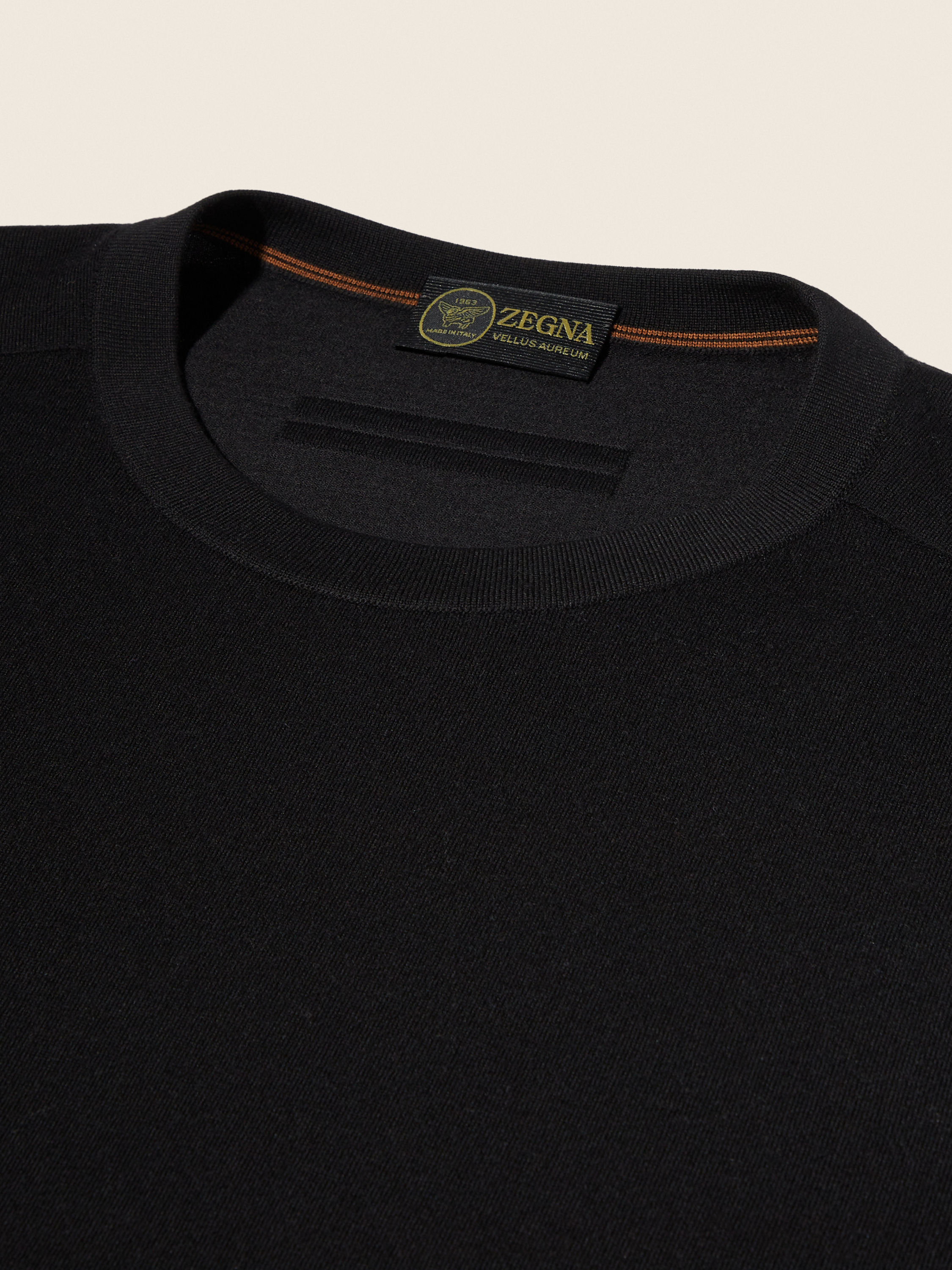 Black Vellus Aureum Crewneck Product detail photo #5