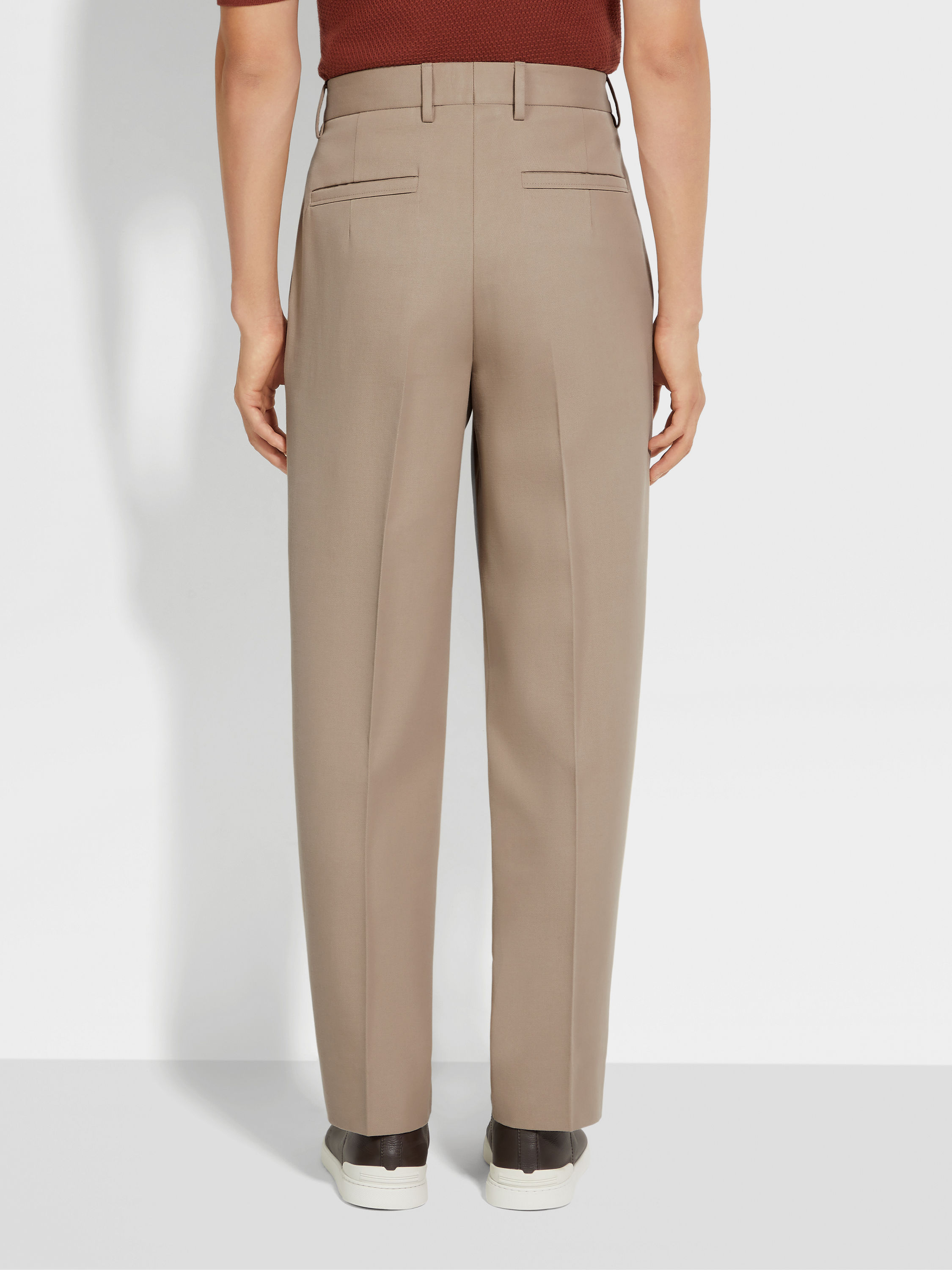 Hose aus Baumwolle und Wolle in hellem Taupe Detailfoto #5 des Produkts