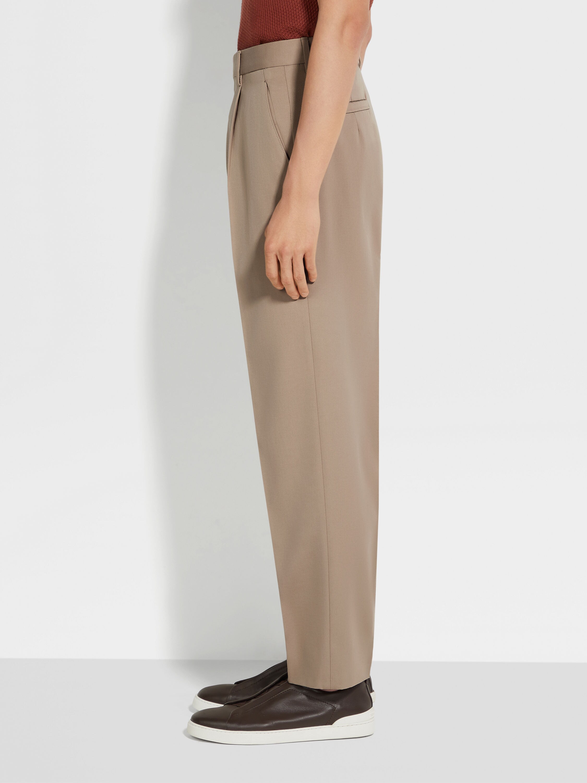 Hose aus Baumwolle und Wolle in hellem Taupe Detailfoto #3 des Produkts