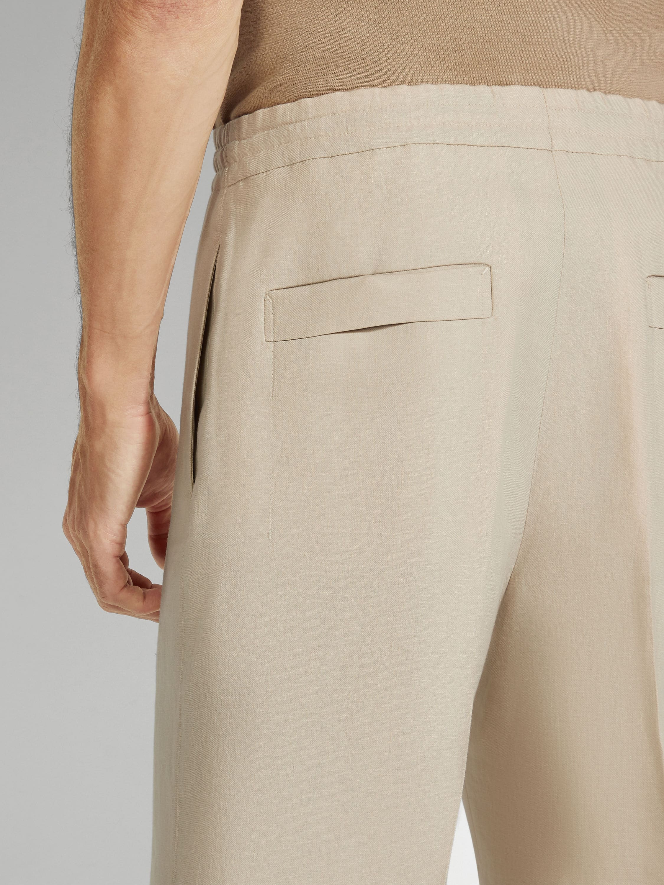 Light Taupe Oasi Lino Shorts Product detail photo #1