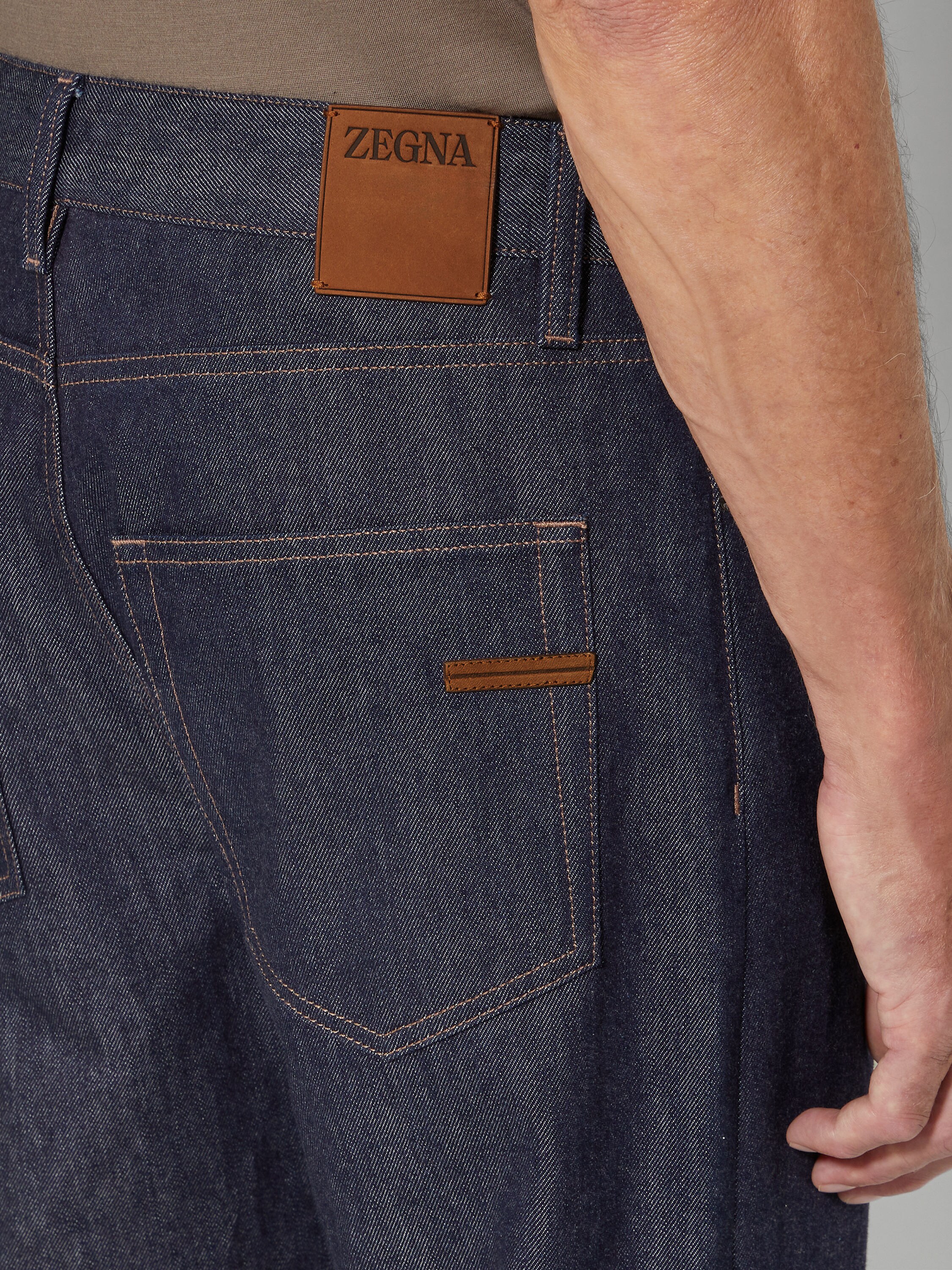 Dark Blue Rinse-washed Cotton and Silk Roccia Jeans Product detail photo #1