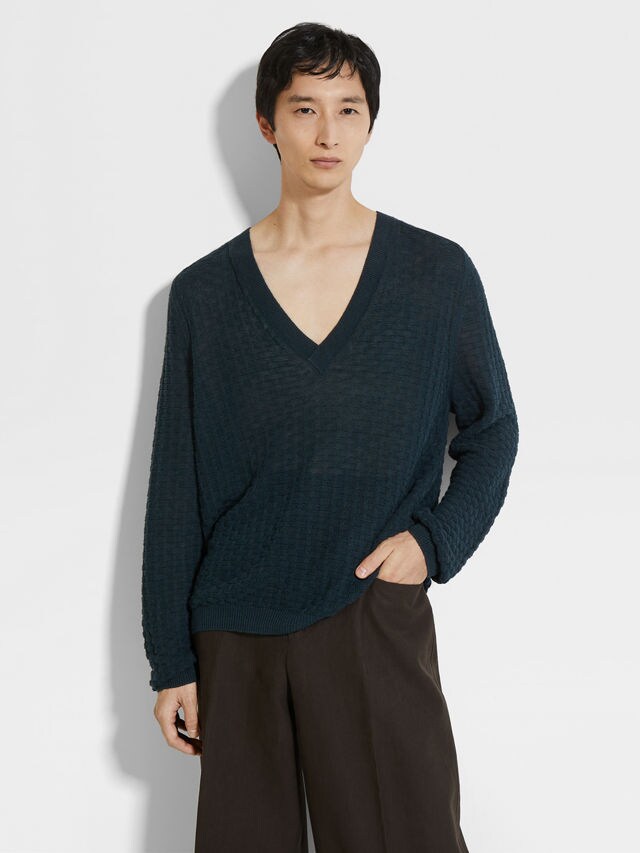 Dark Teal Blue Oasi Lino V-neck Product detail photo #2