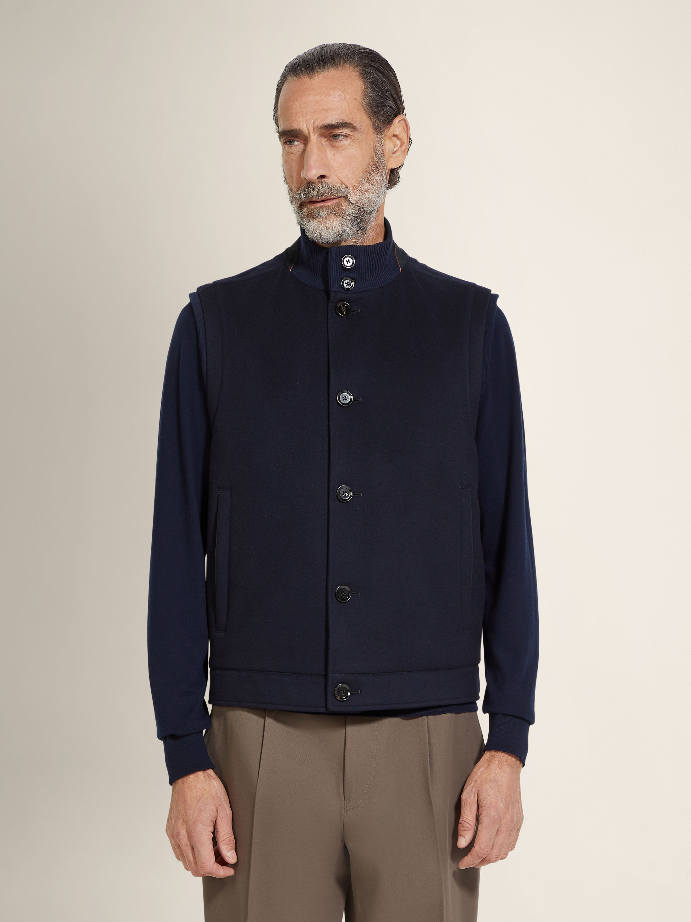 Vellus Aureum Vest Product detail photo #3