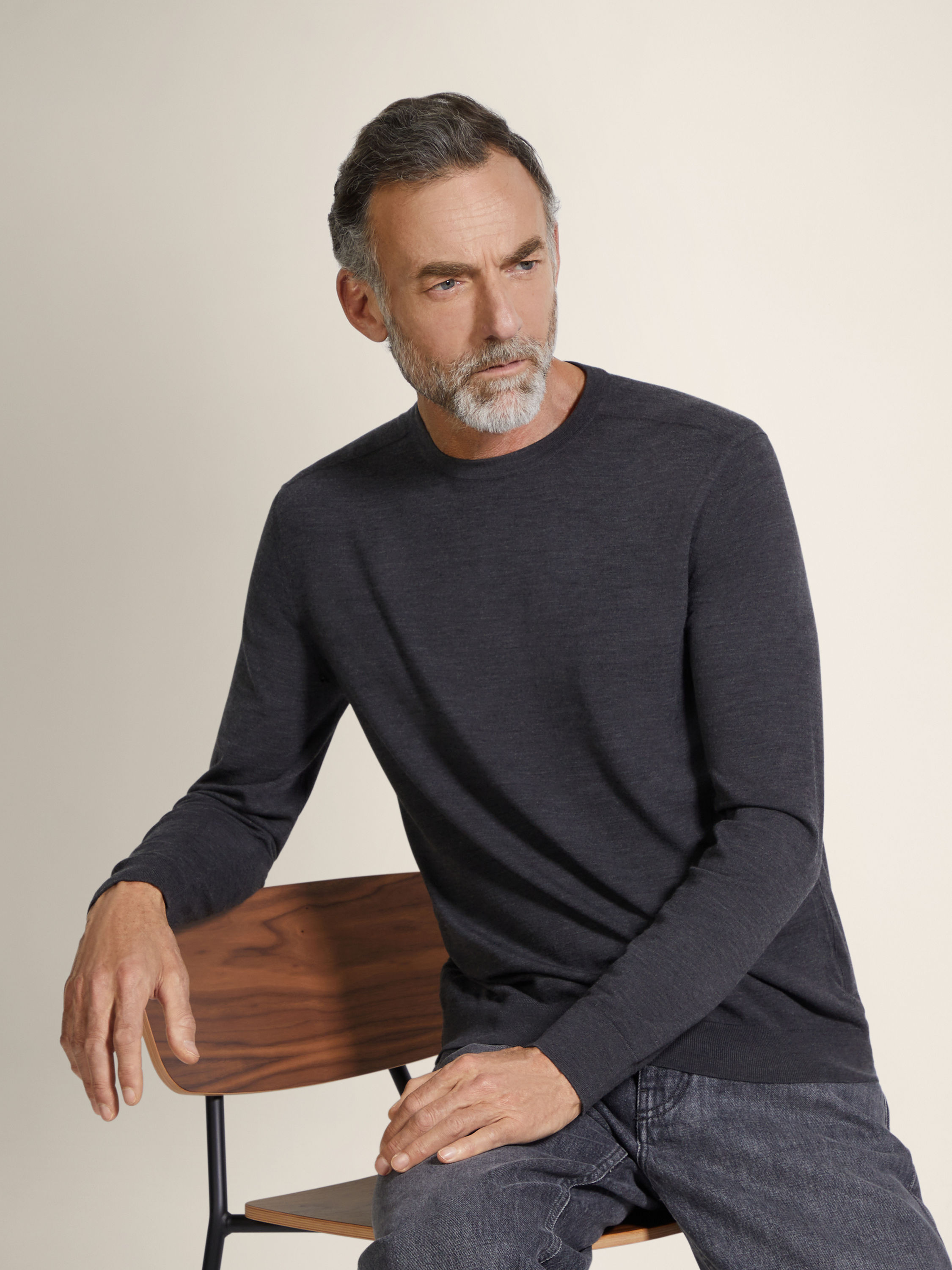 Pull Ras du Cou en Vellus Aureum Gris Foncé Photo #2 de détail du produit