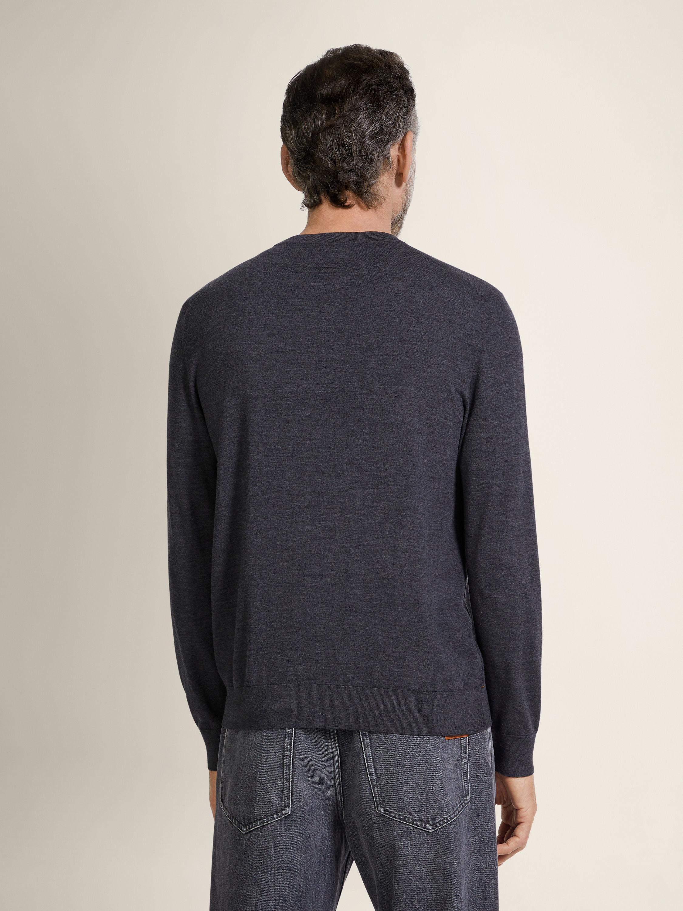 Pull Ras du Cou en Vellus Aureum Gris Foncé Photo #4 de détail du produit