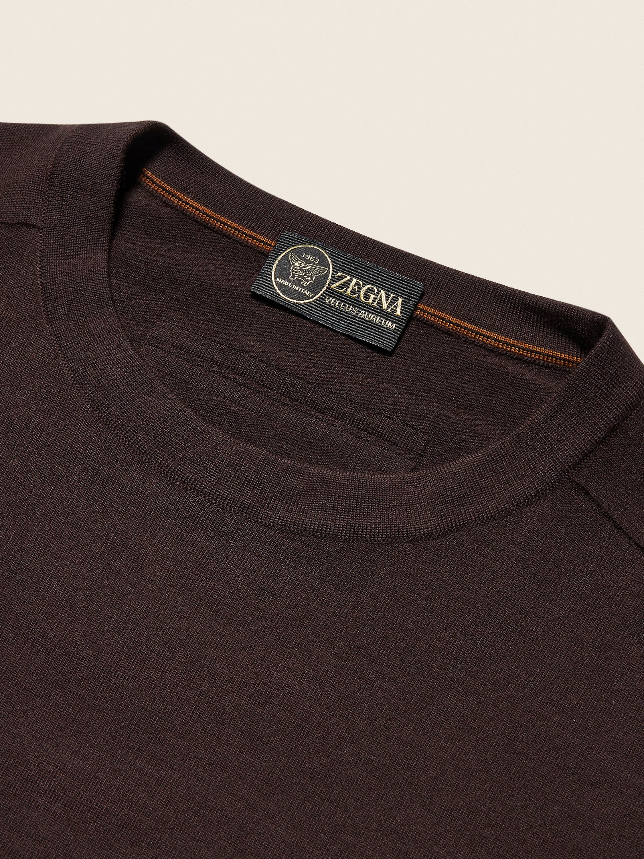 Pull Ras du Cou en Vellus Aureum Marron Foncé Photo #5 de détail du produit