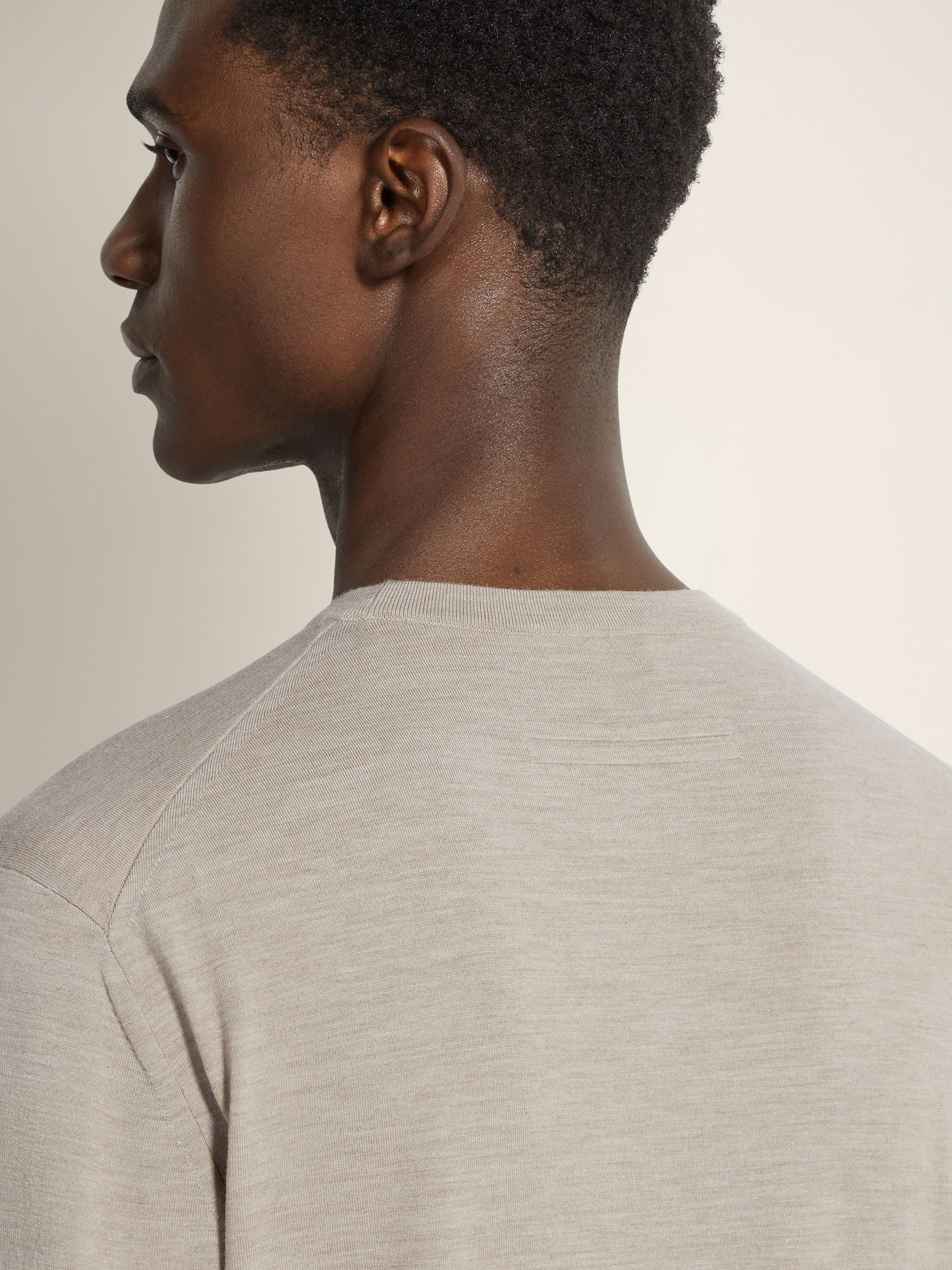 淺灰褐色 Vellus Aureum 圓領衫 產品細節圖 #1