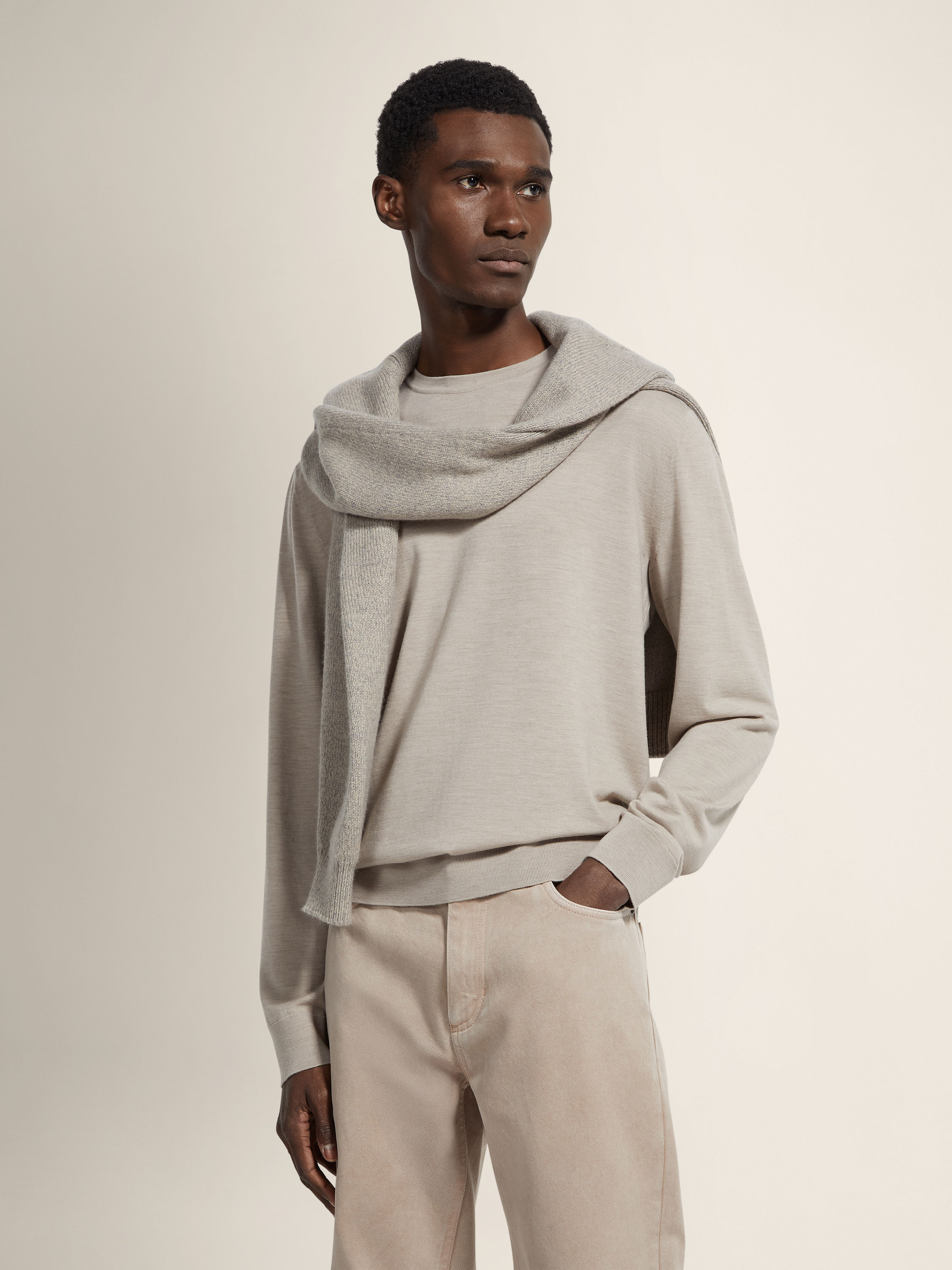 淺灰褐色 Vellus Aureum 圓領衫 產品細節圖 #2