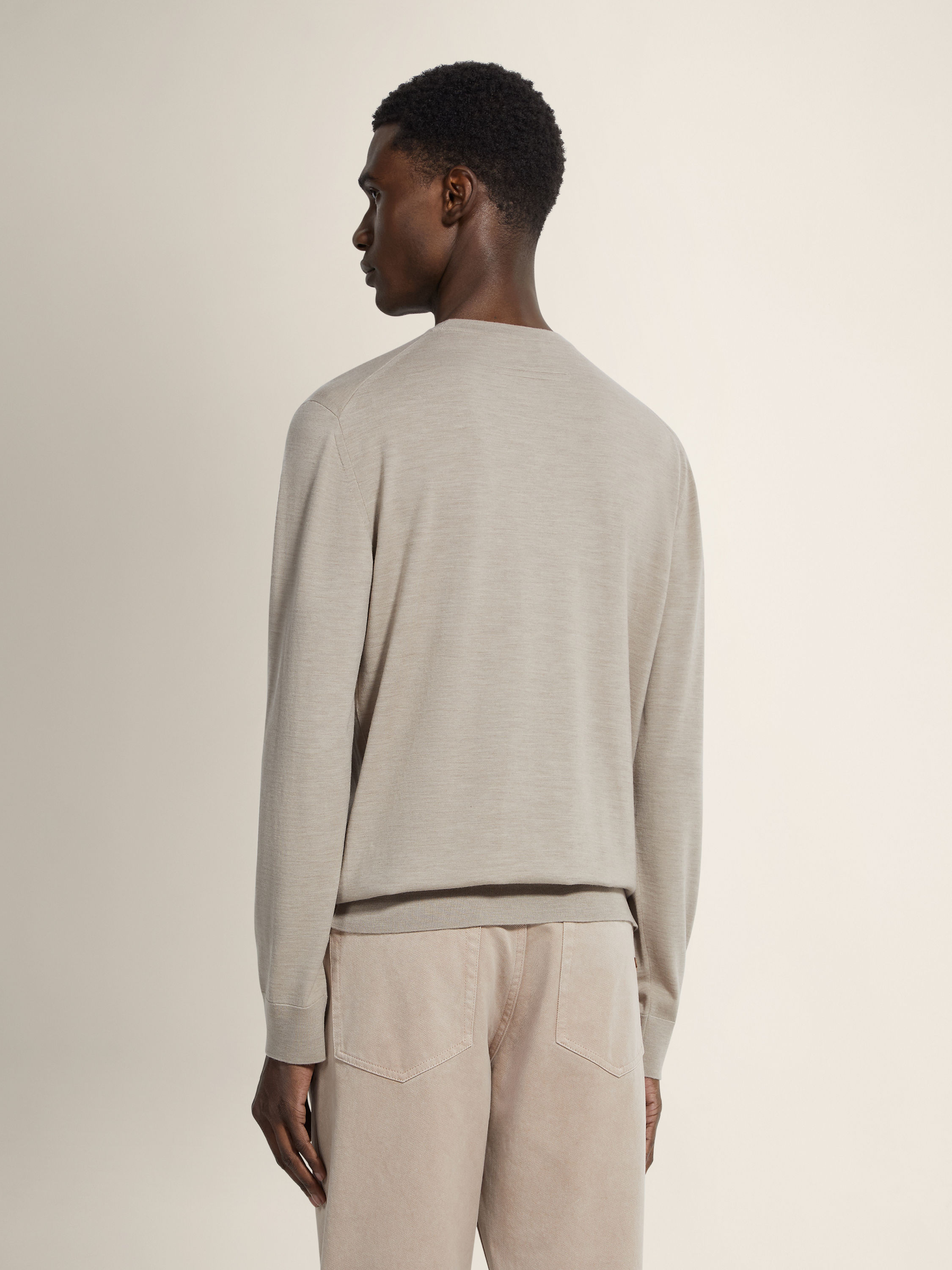 淺灰褐色 Vellus Aureum 圓領衫 產品細節圖 #4