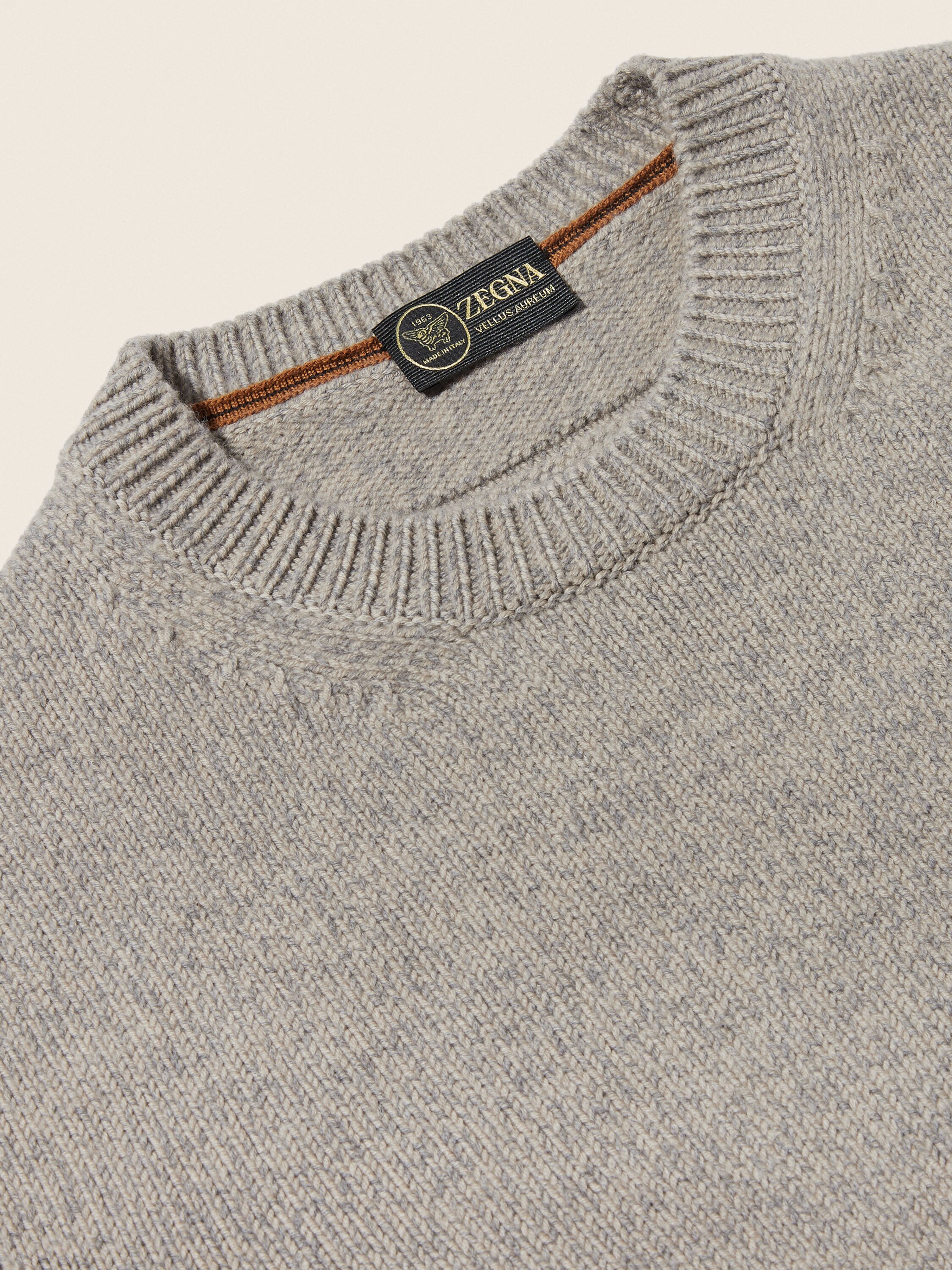 淺麻灰褐色 Vellus Aureum 圓領衫 產品細節圖 #5