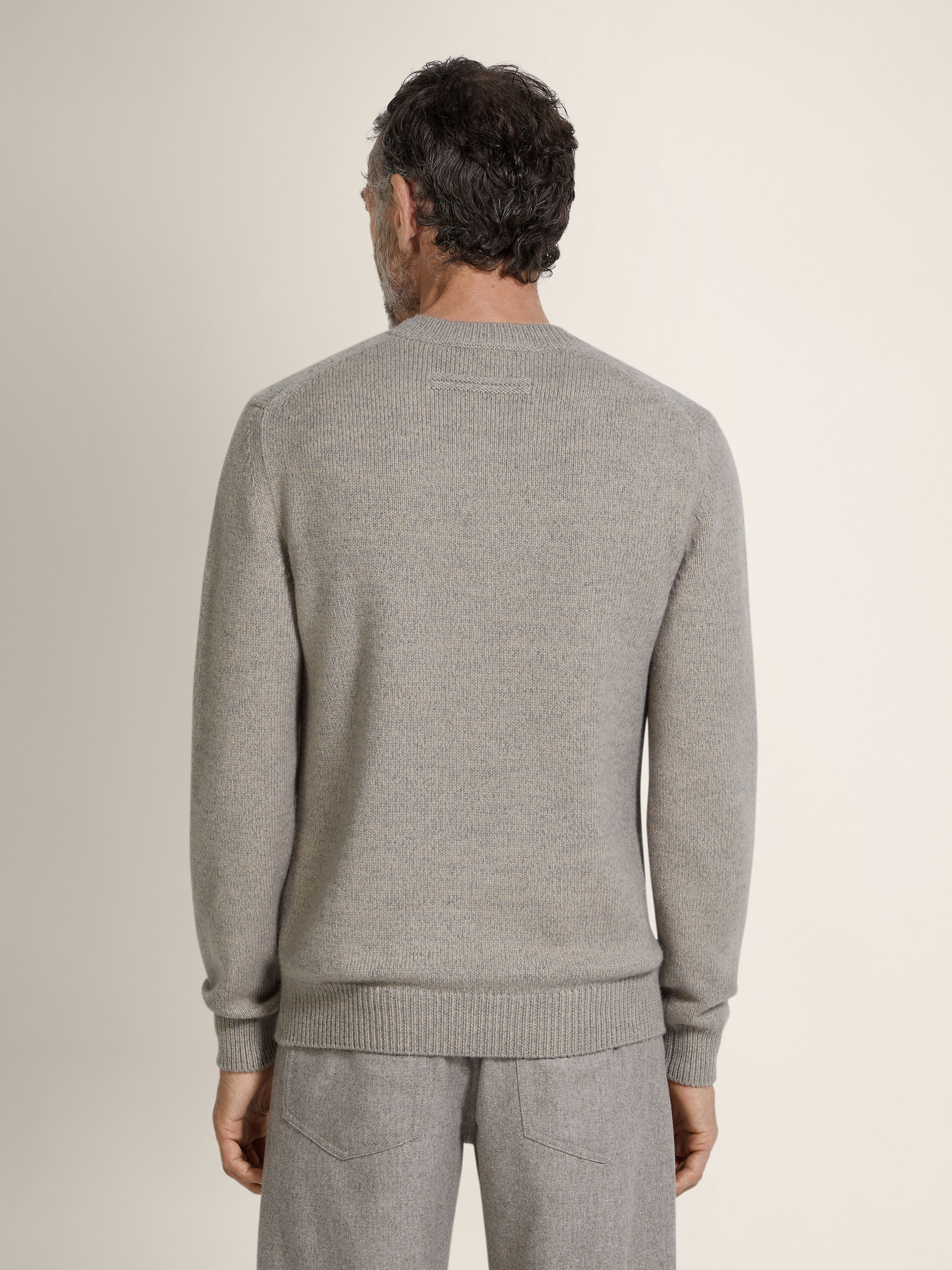 淺麻灰褐色 Vellus Aureum 圓領衫 產品細節圖 #4