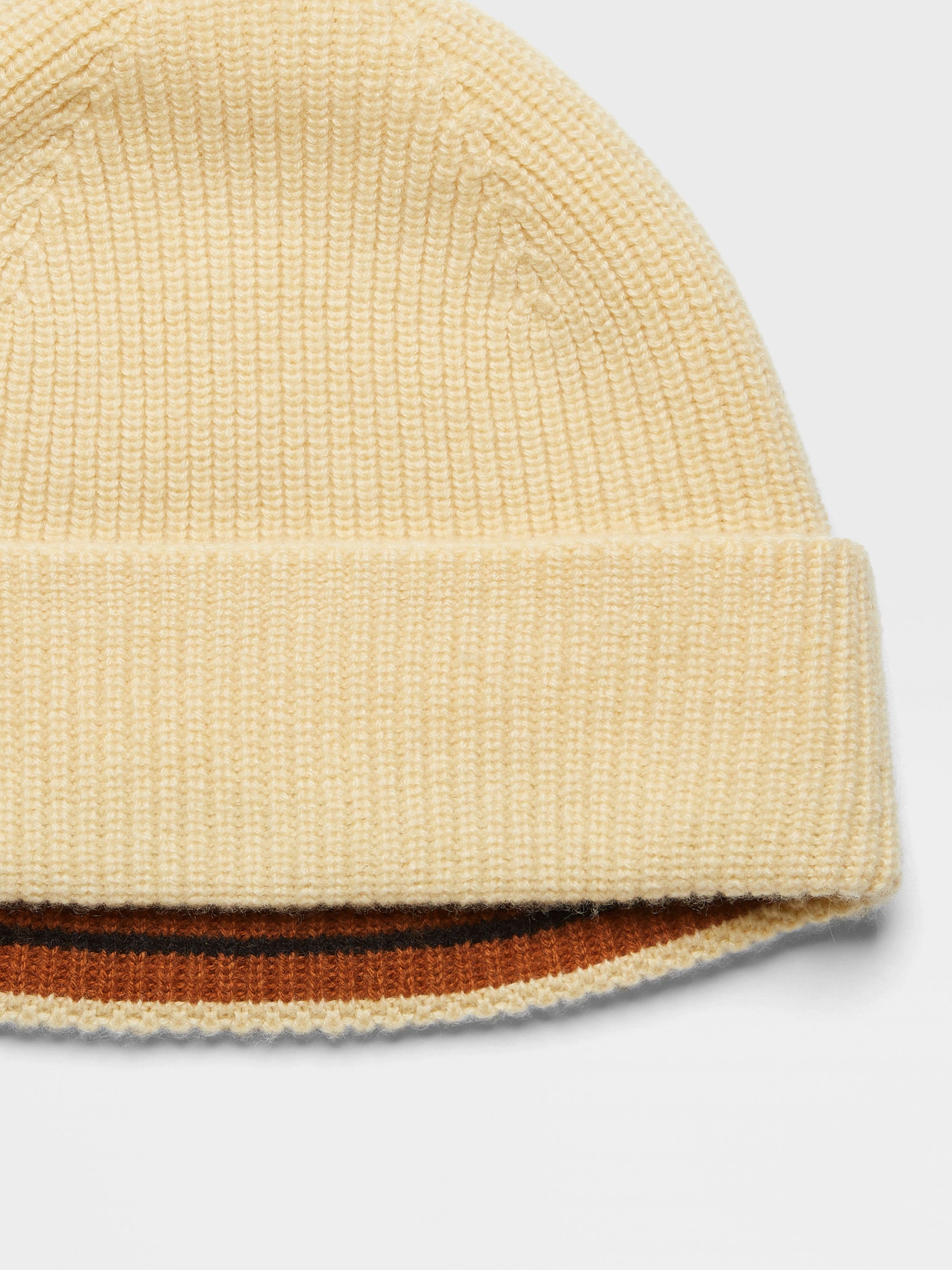 Beanie aus Oasi Cashmere in Hellgelb Detailfoto #1 des Produkts