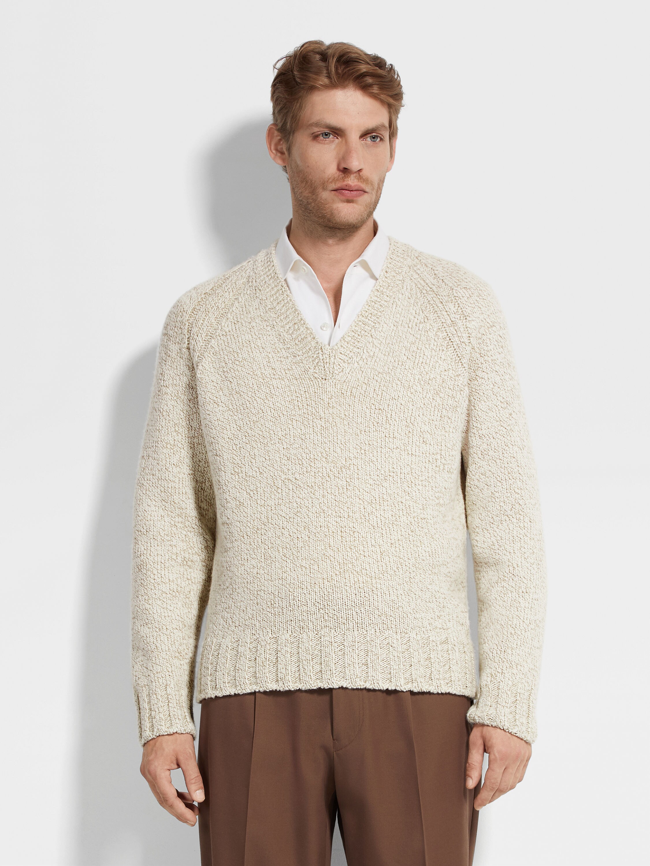 Light Taupe and White Mélange Cashmere and Wool V-Neck Product detail photo #3