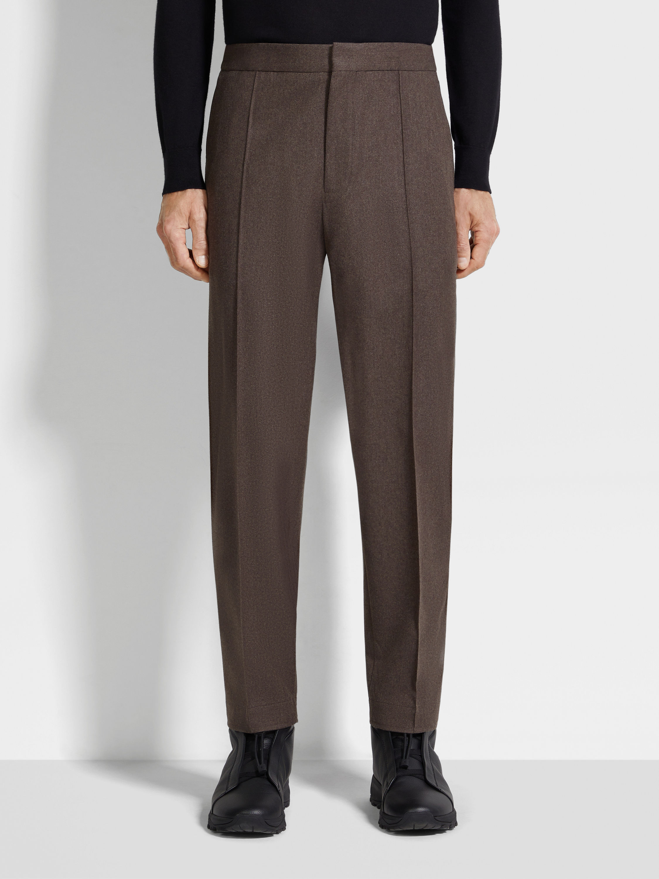 Hose aus 15milmil15 Wolle, Seide und Kaschmir in Dunkelbraun Detailfoto #3 des Produkts