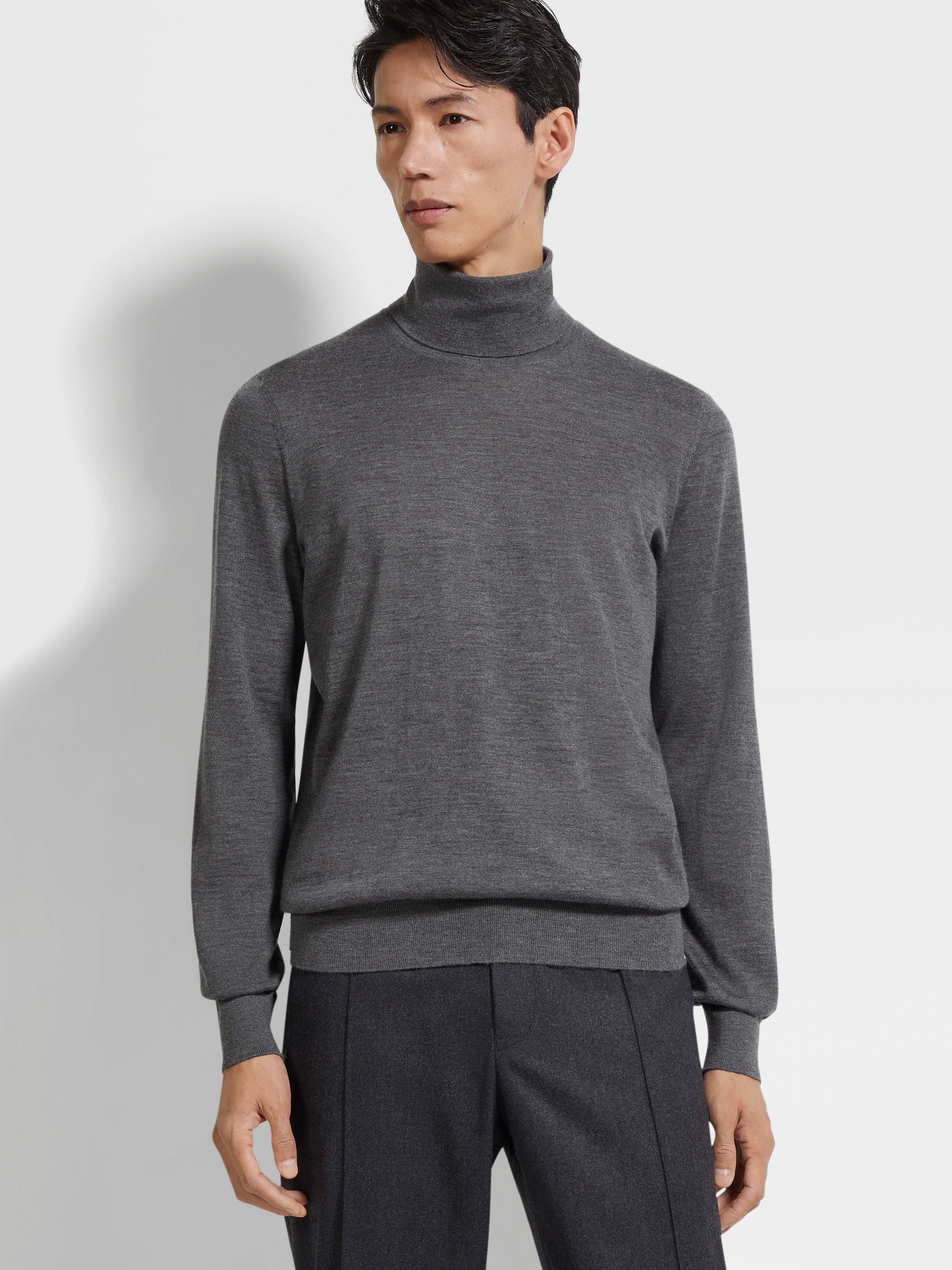 Dolcevita in Cashseta Grigio Mélange Foto #2 di dettaglio del prodotto